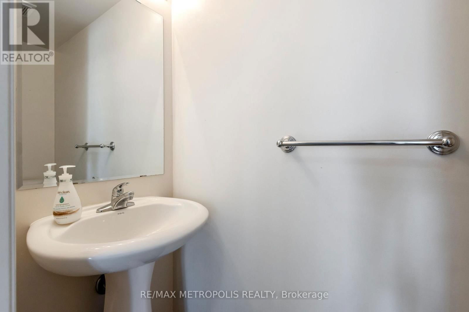 54 HOWE AVENUE Image 7