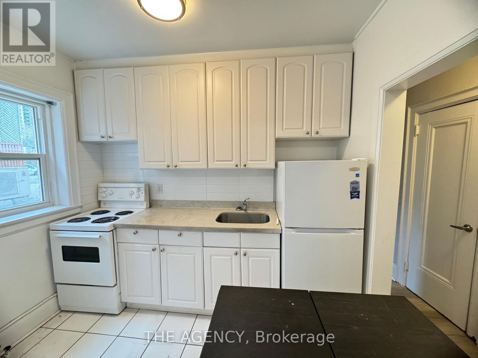 3 - 846 BROADVIEW AVENUE Image 4