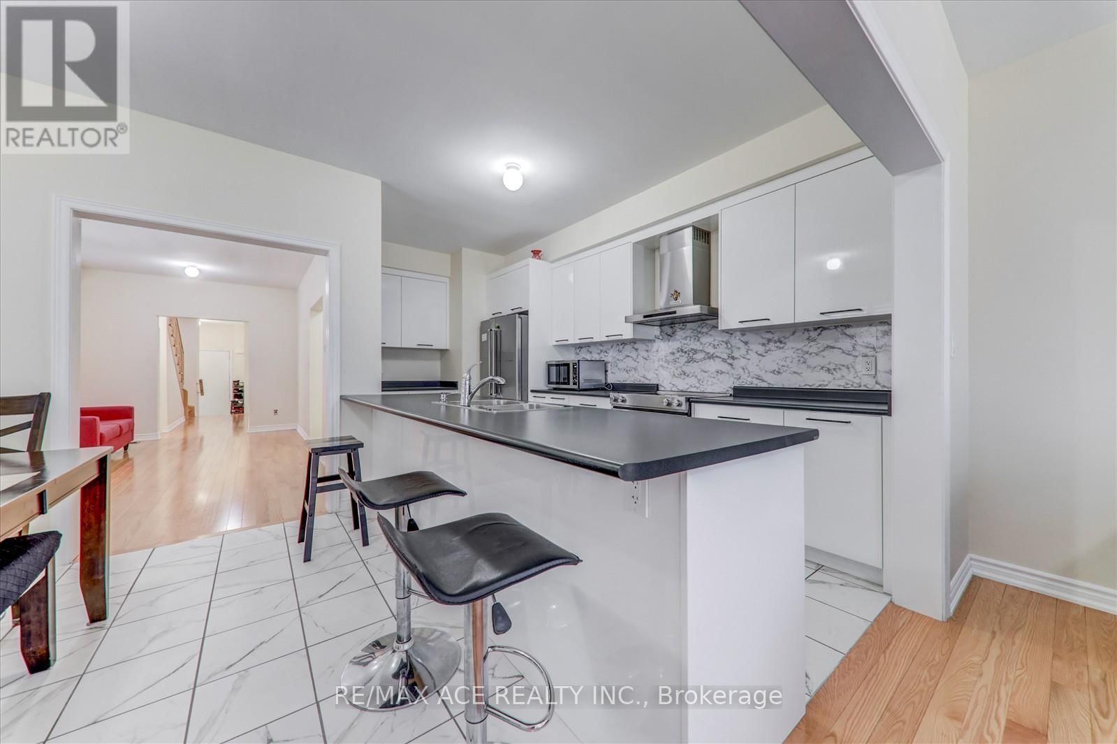 48 CLOSSON DRIVE Image 11