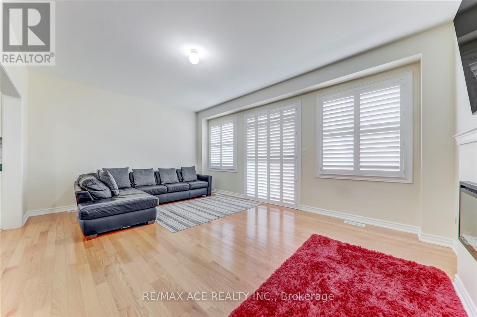 48 CLOSSON DRIVE Image 18
