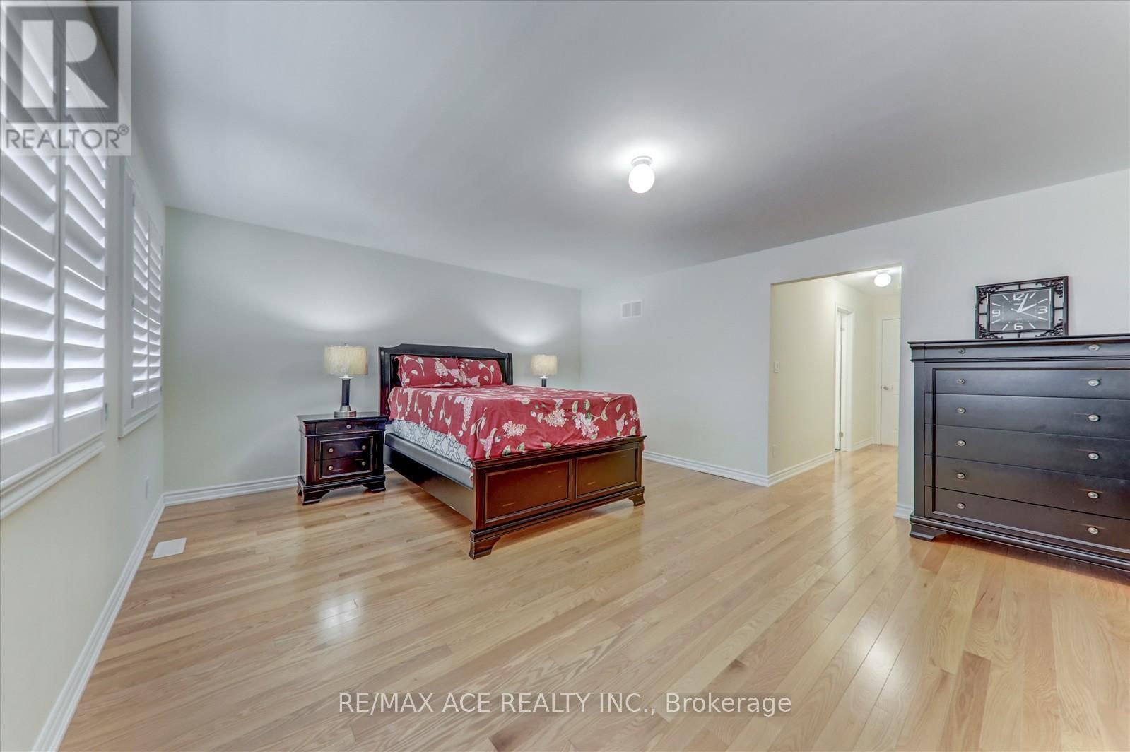 48 CLOSSON DRIVE Image 25