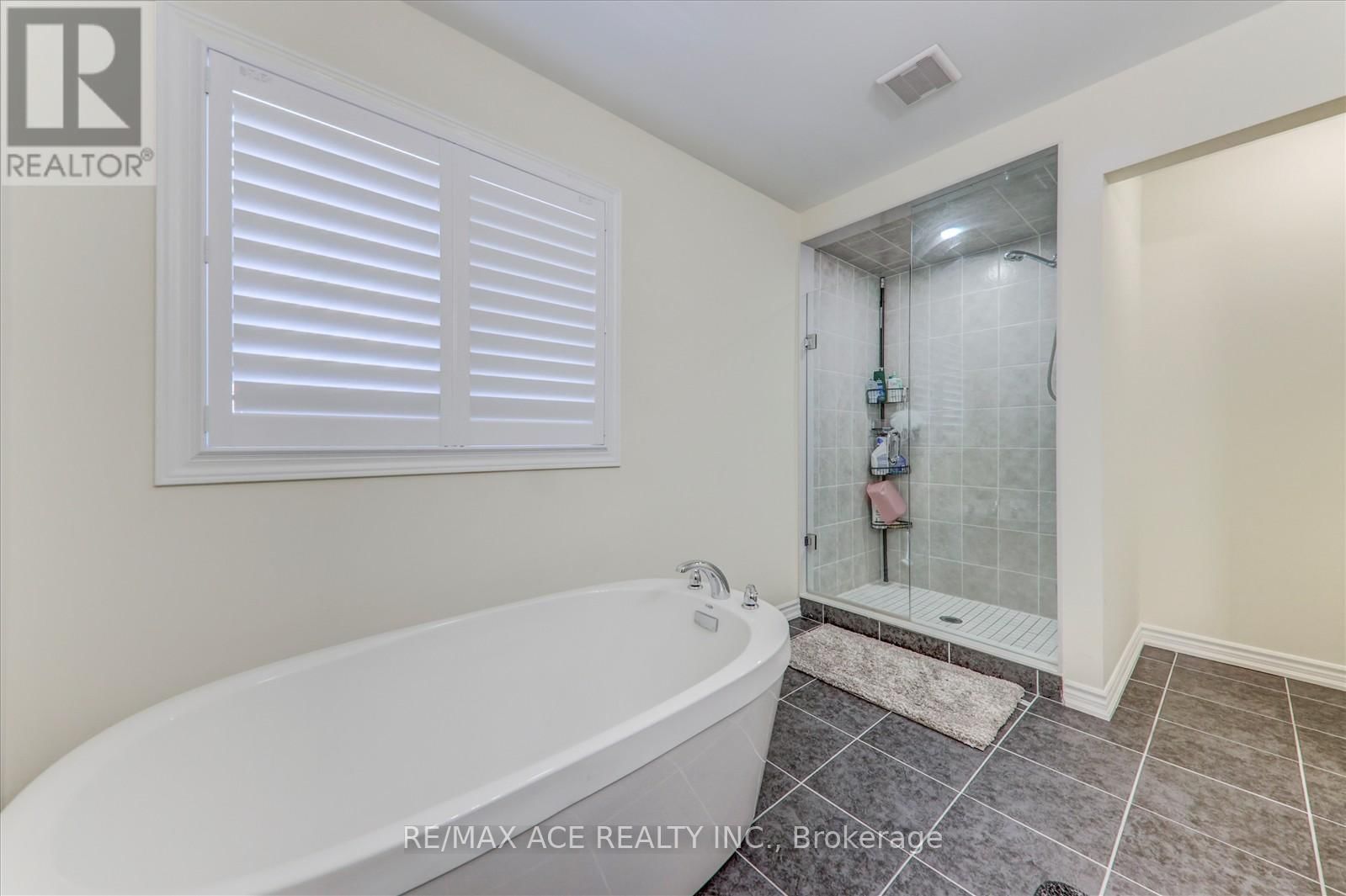 48 CLOSSON DRIVE Image 31