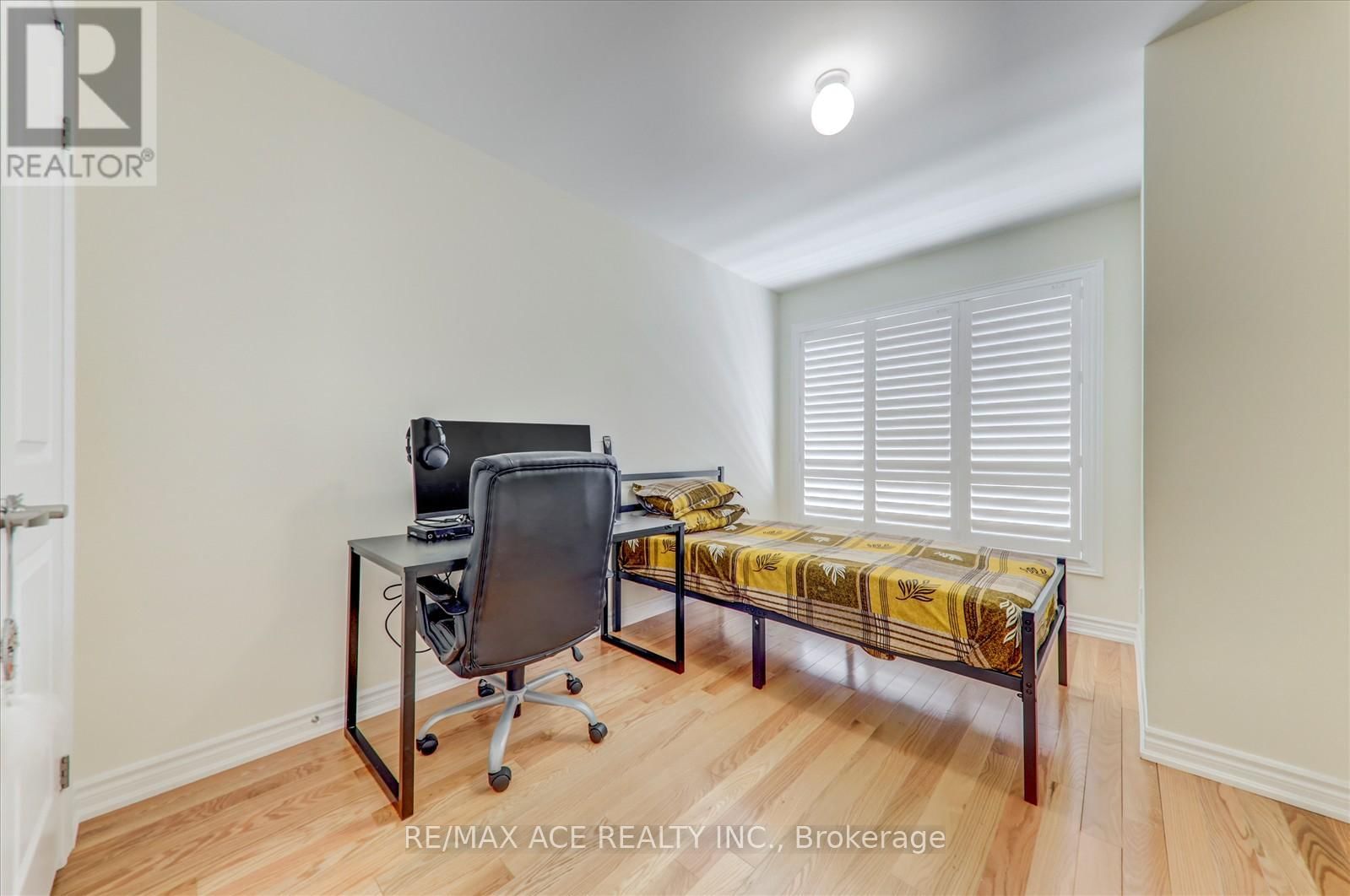 48 CLOSSON DRIVE Image 35
