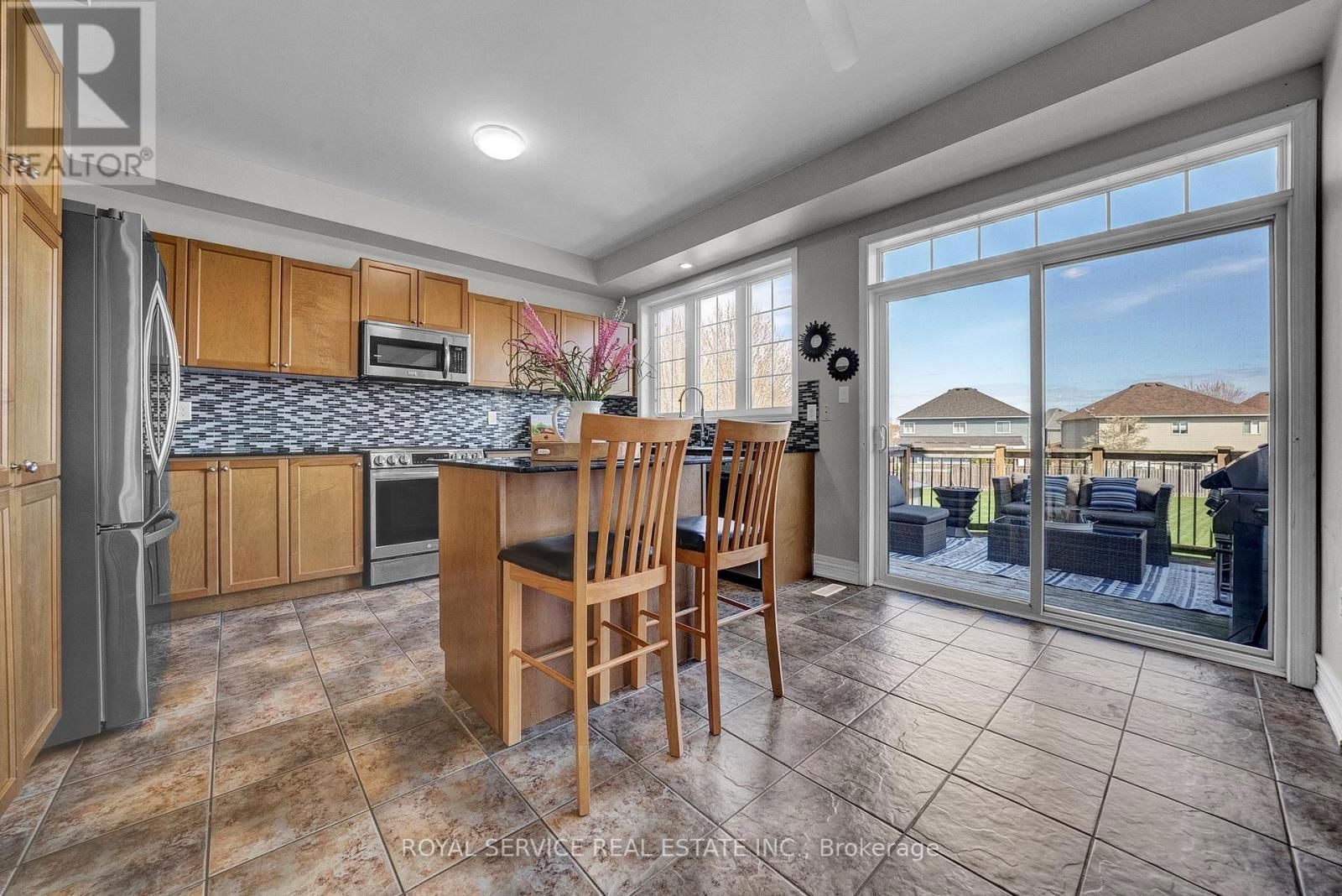 35 ALLDREAD CRESCENT Image 9