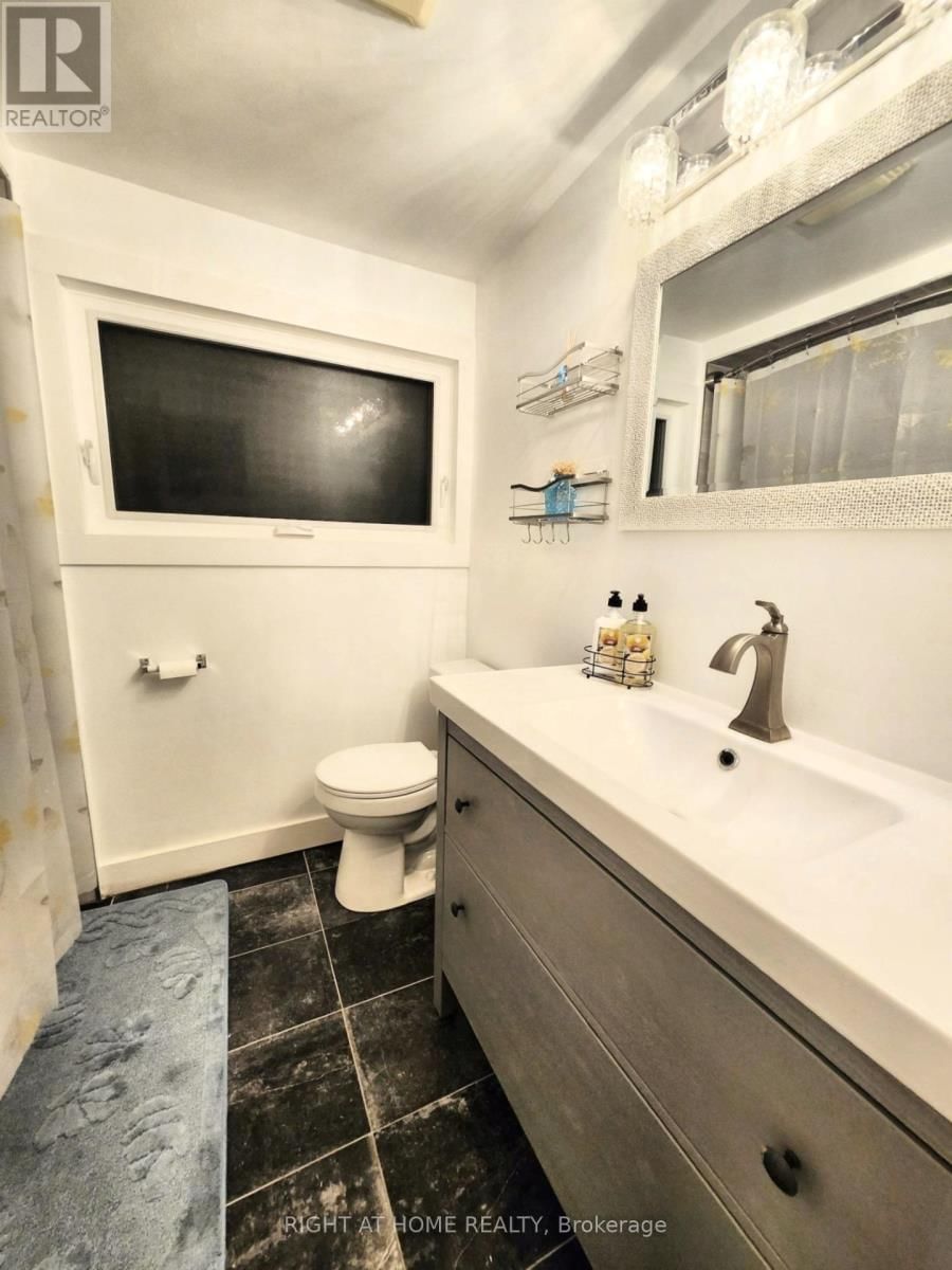 7 BAYVIEW CRESCENT Image 21