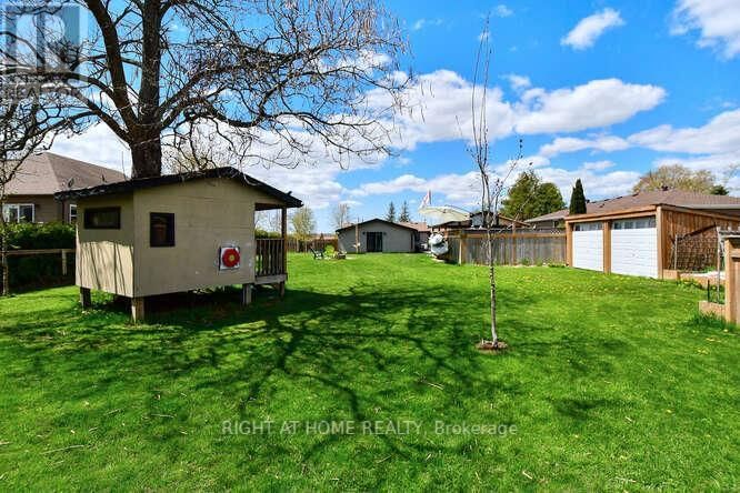 7 BAYVIEW CRESCENT Image 35