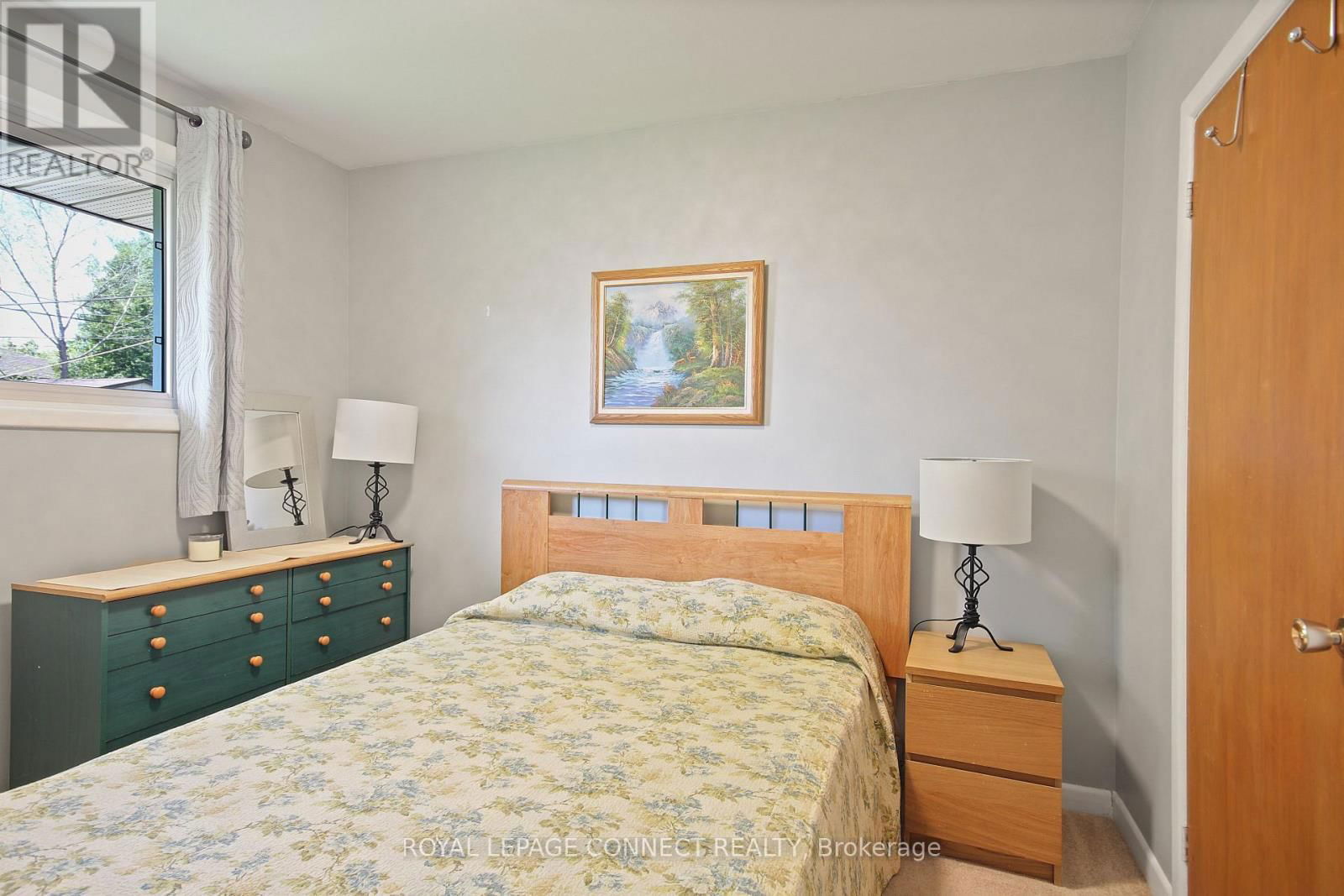 4 SUNDANCE CRESCENT Image 23