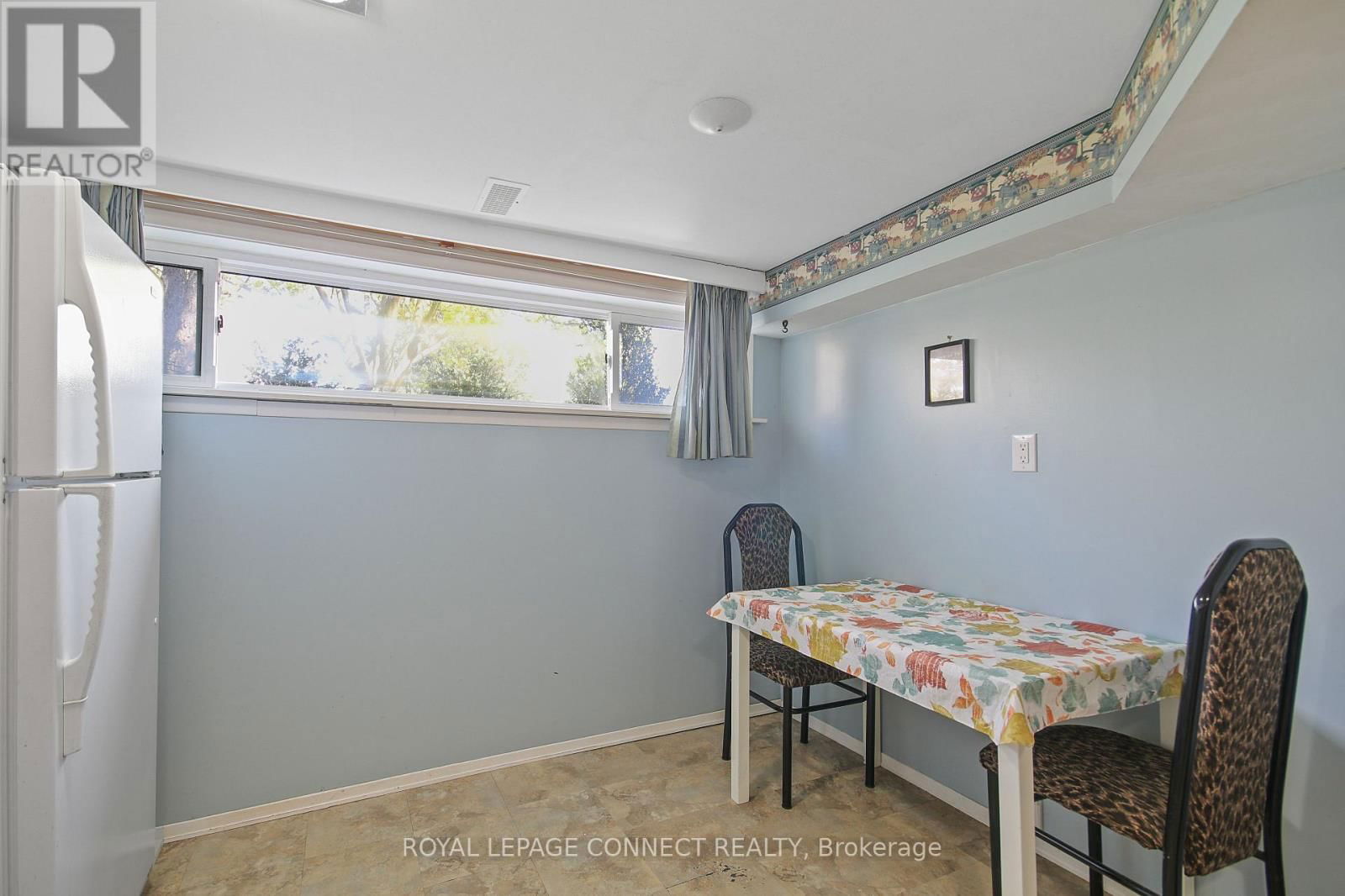 4 SUNDANCE CRESCENT Image 31