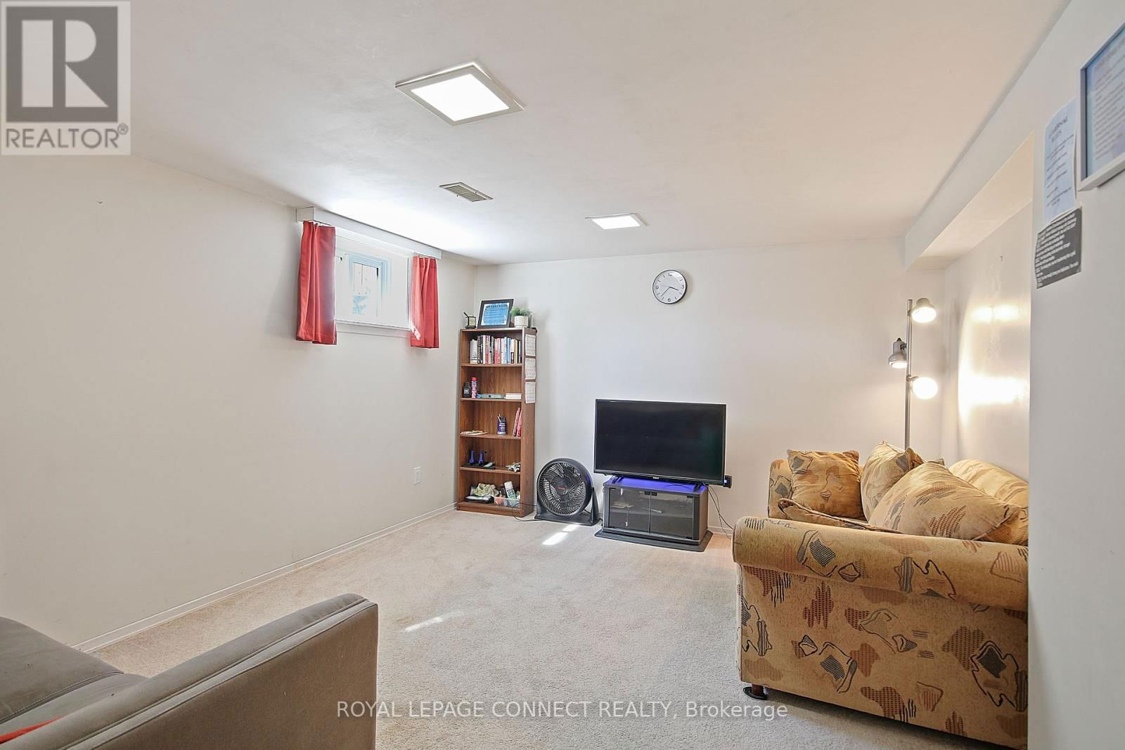 4 SUNDANCE CRESCENT Image 33