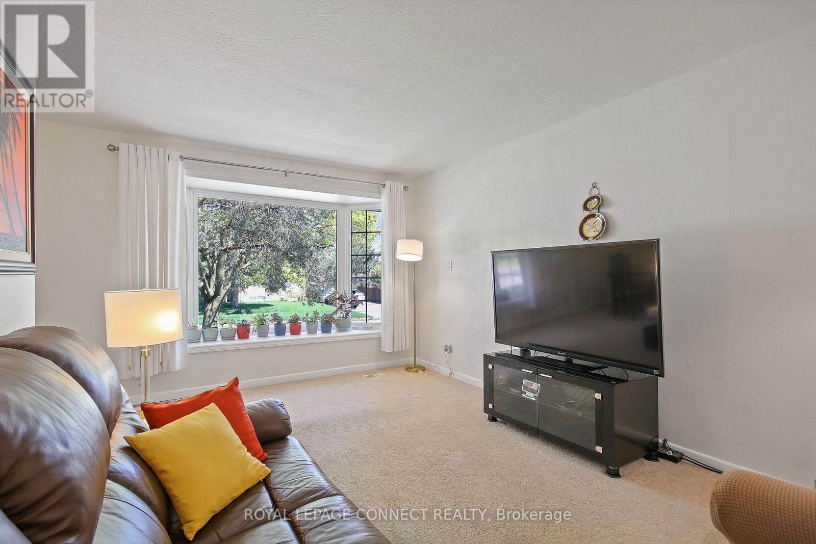 4 SUNDANCE CRESCENT Image 5
