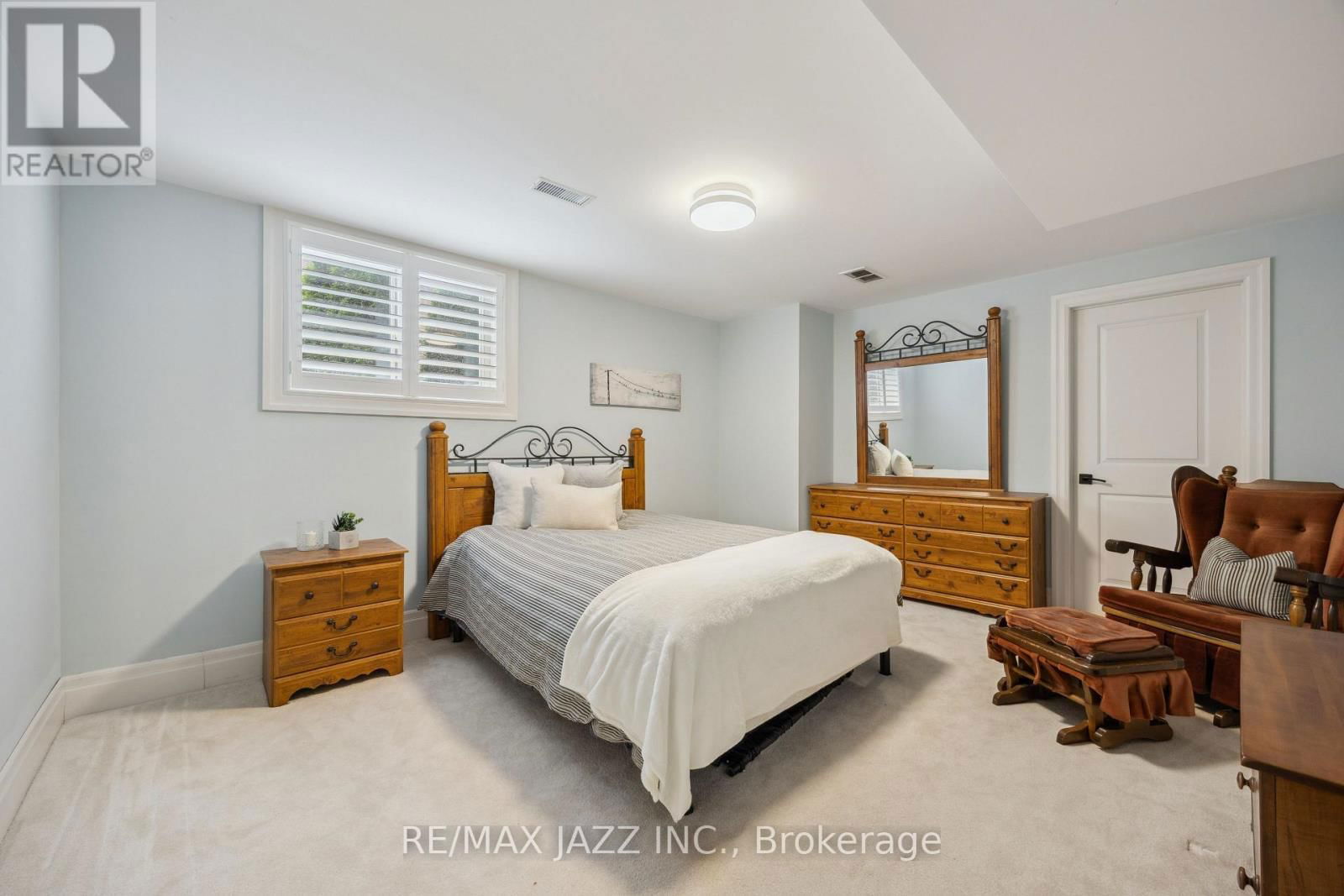 325 MAINE STREET Image 30