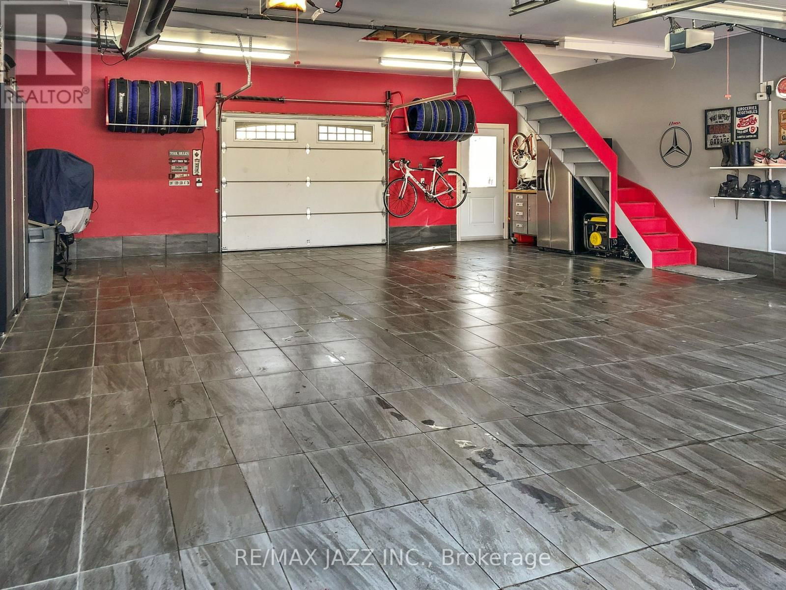 325 MAINE STREET Image 36
