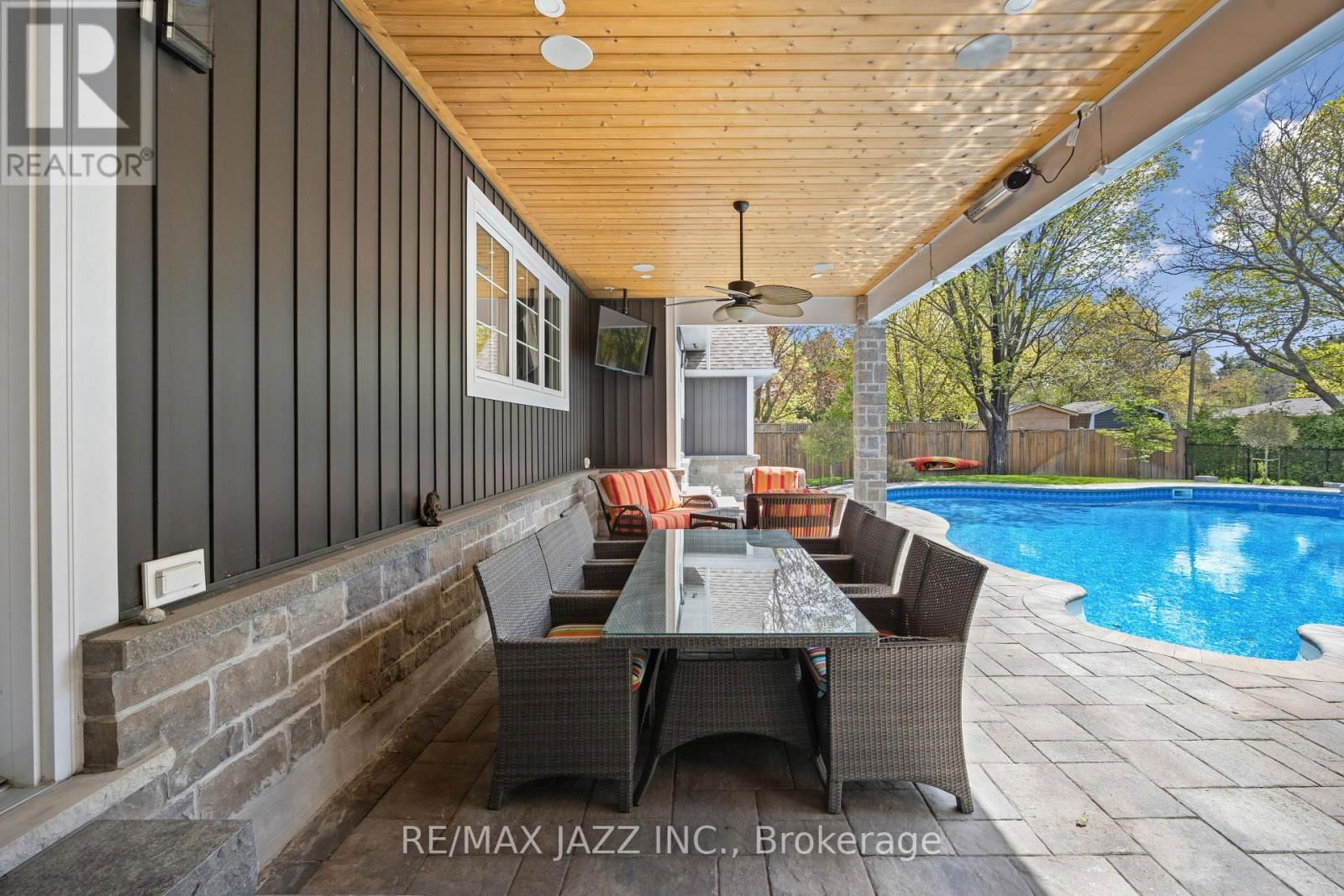 325 MAINE STREET Image 44