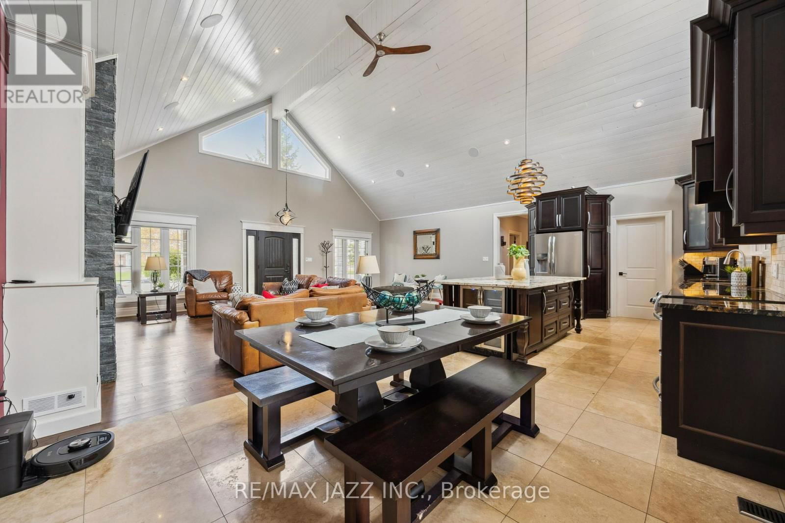 325 MAINE STREET Image 8