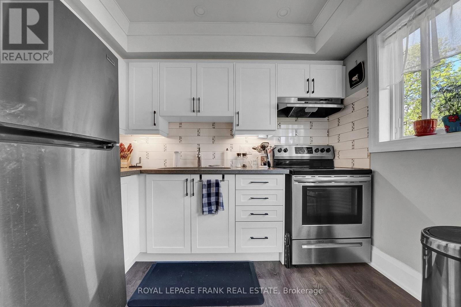 377 LINDEN STREET Image 16