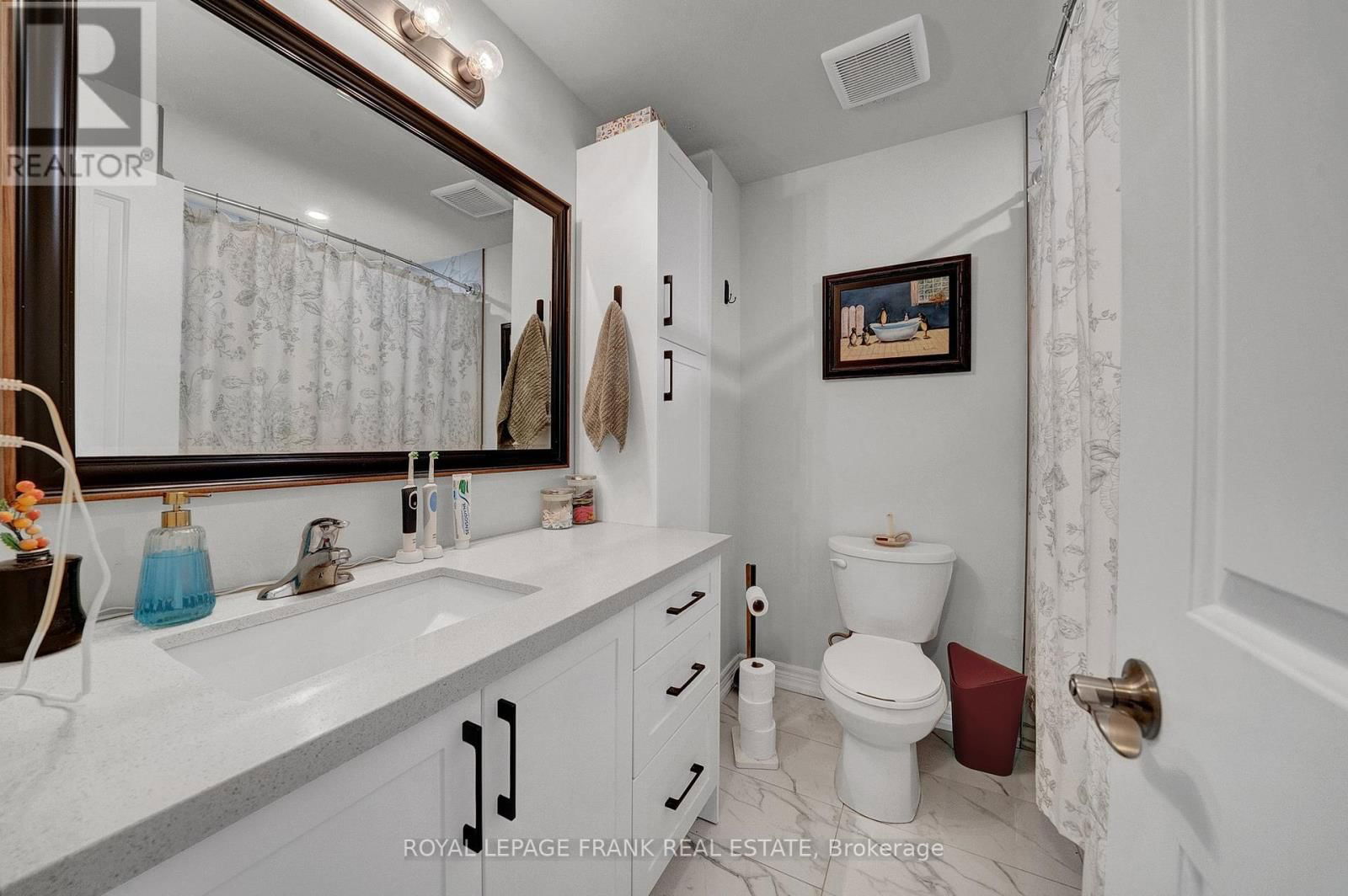 377 LINDEN STREET Image 18