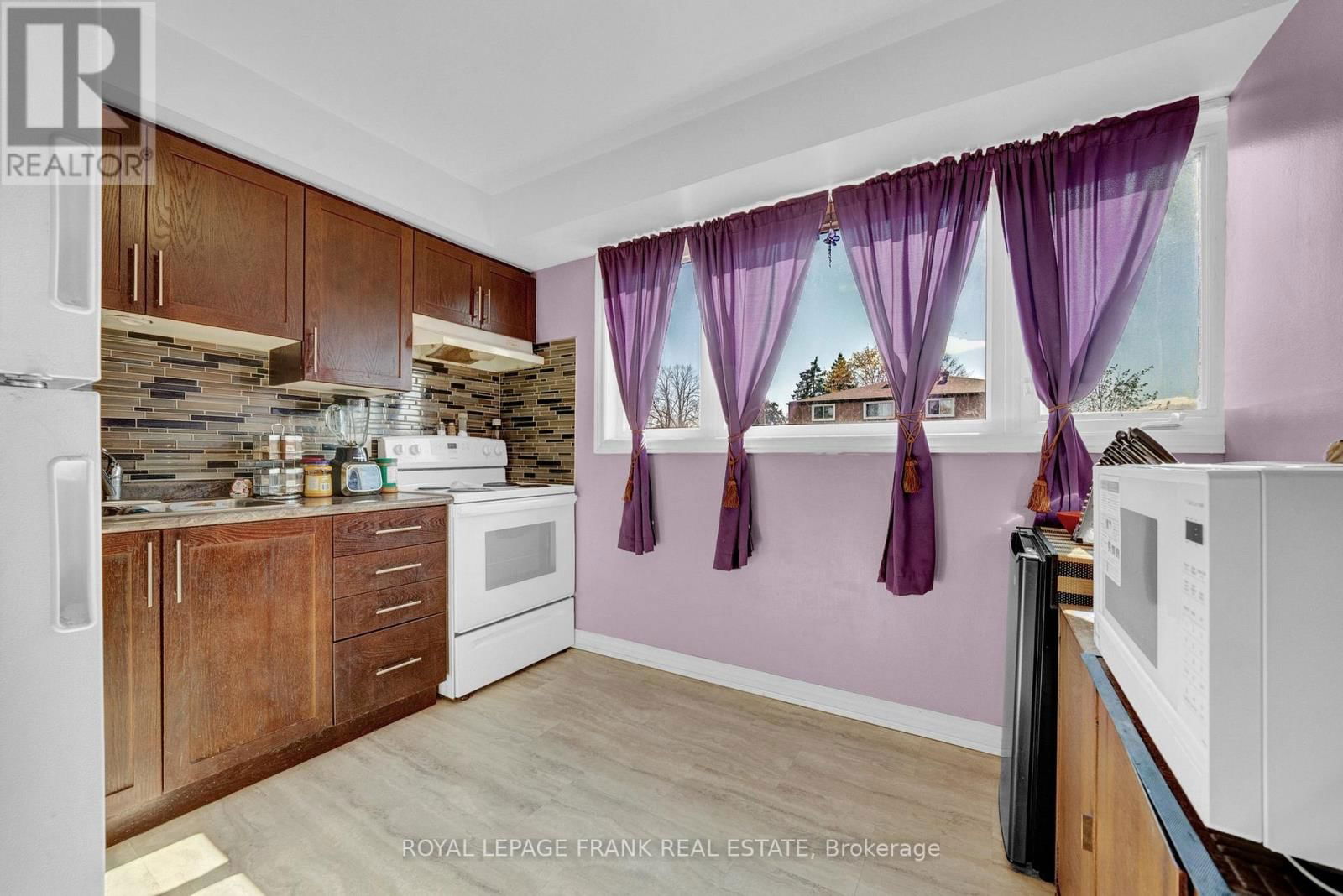377 LINDEN STREET Image 9
