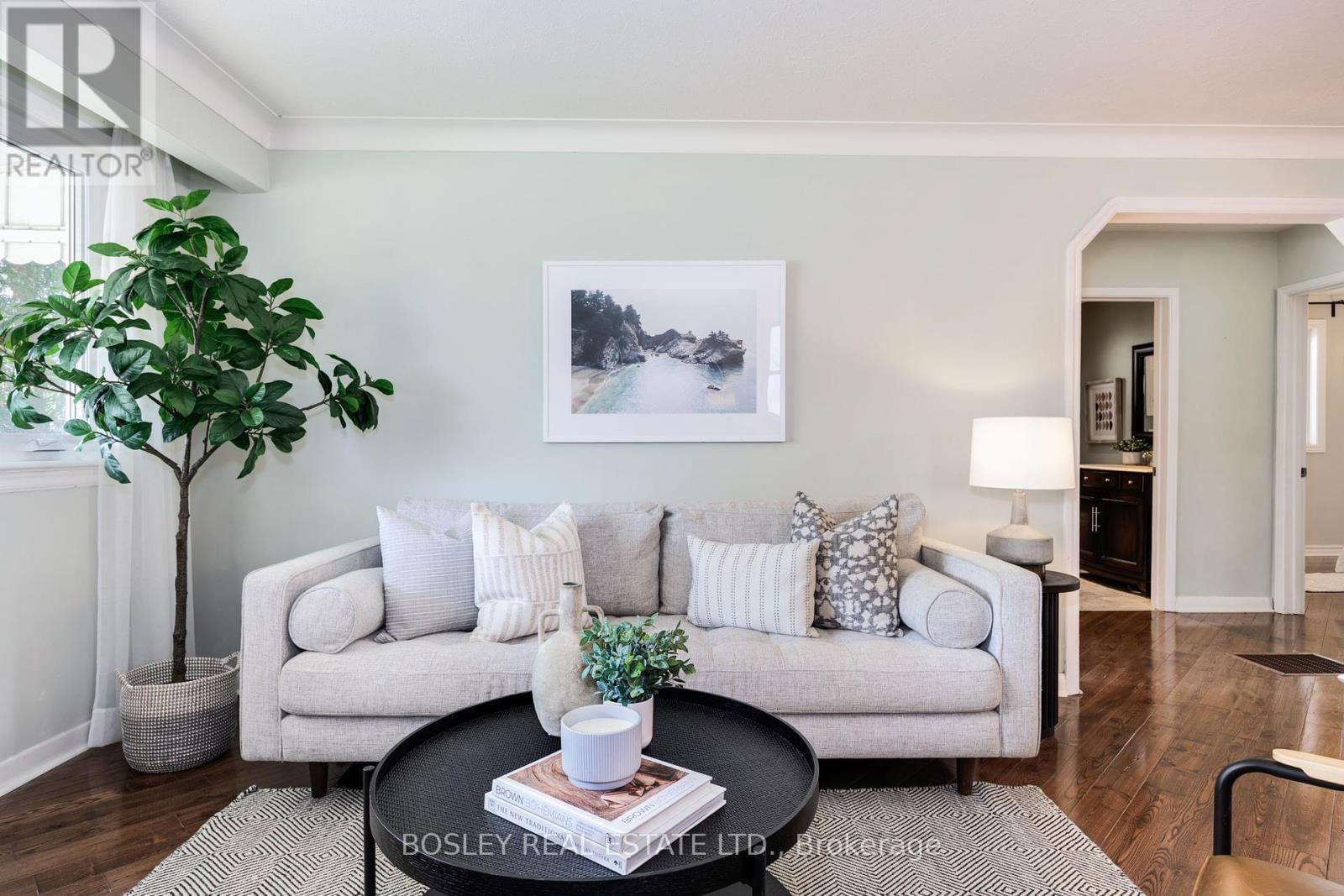 57 SANDOWN AVENUE Image 3