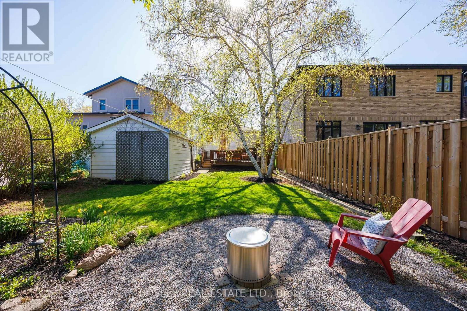 57 SANDOWN AVENUE Image 34