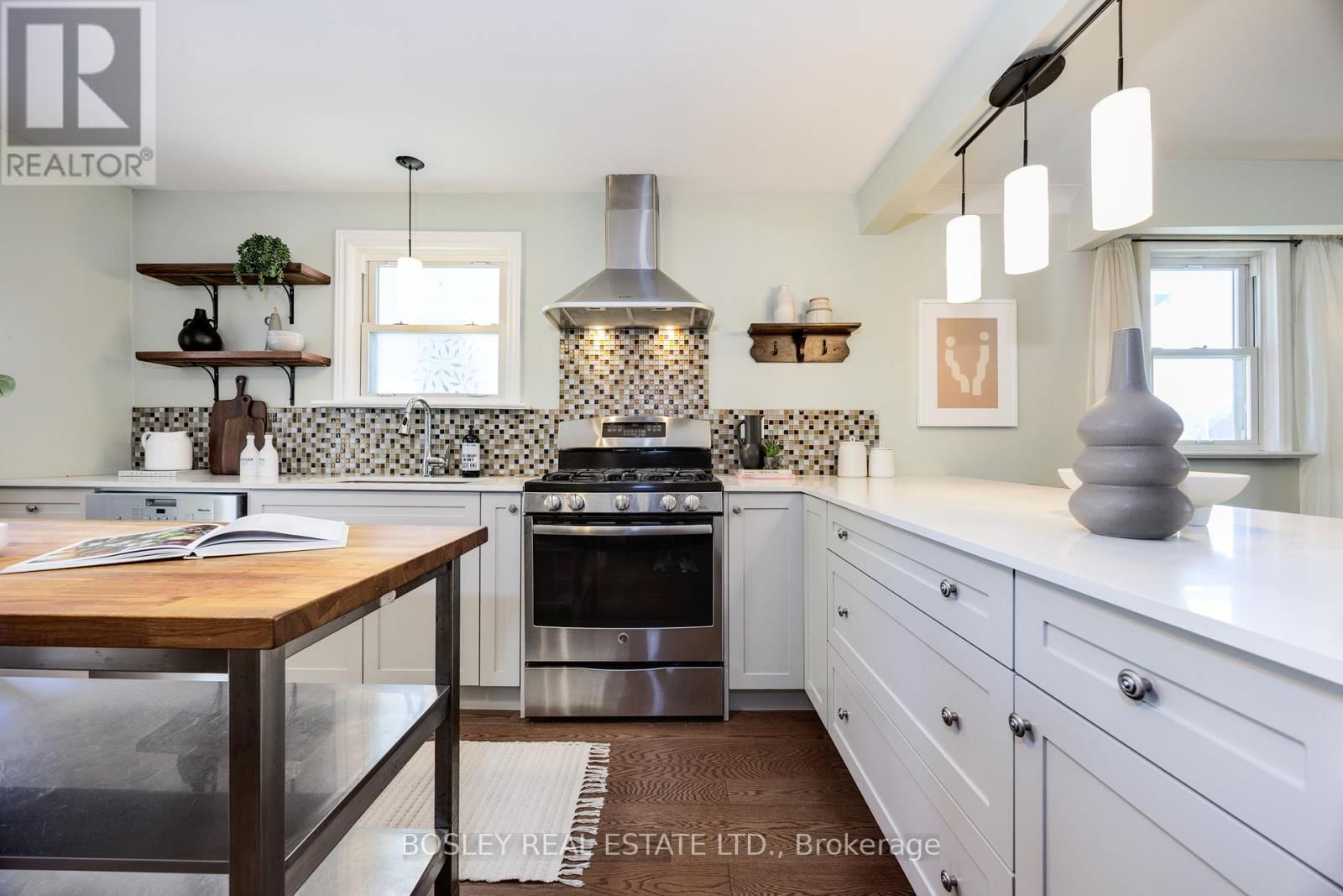 57 SANDOWN AVENUE Image 8