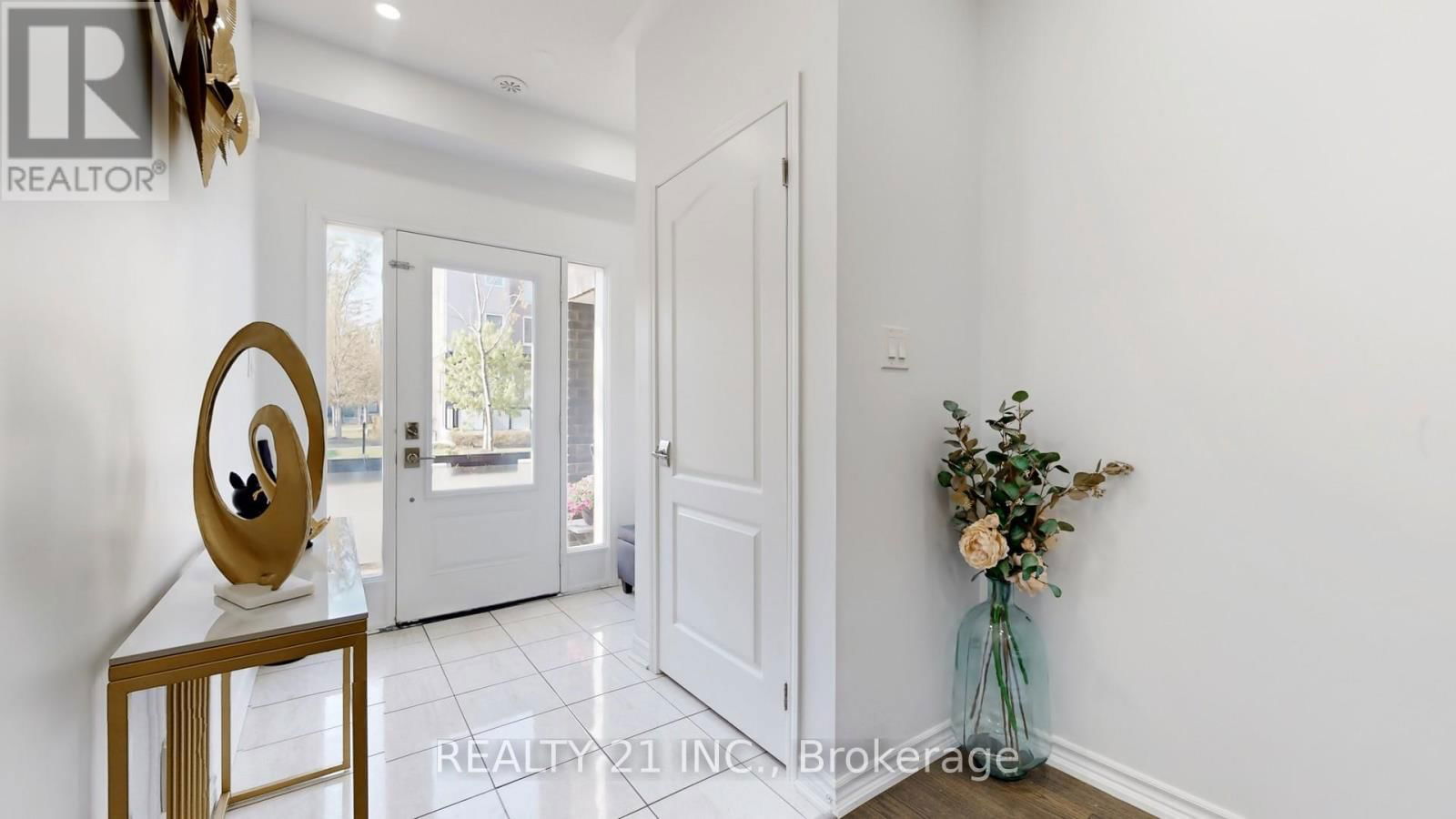 42 HERON PARK PL PLACE NORTH Image 3