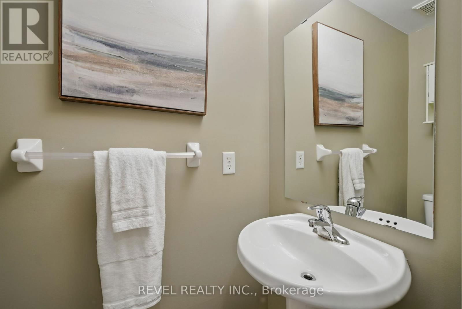 100 ASHBURY BOULEVARD Image 20