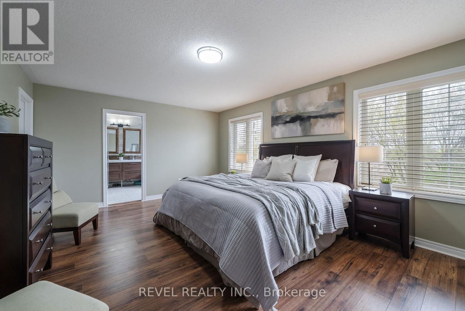 100 ASHBURY BOULEVARD Image 21
