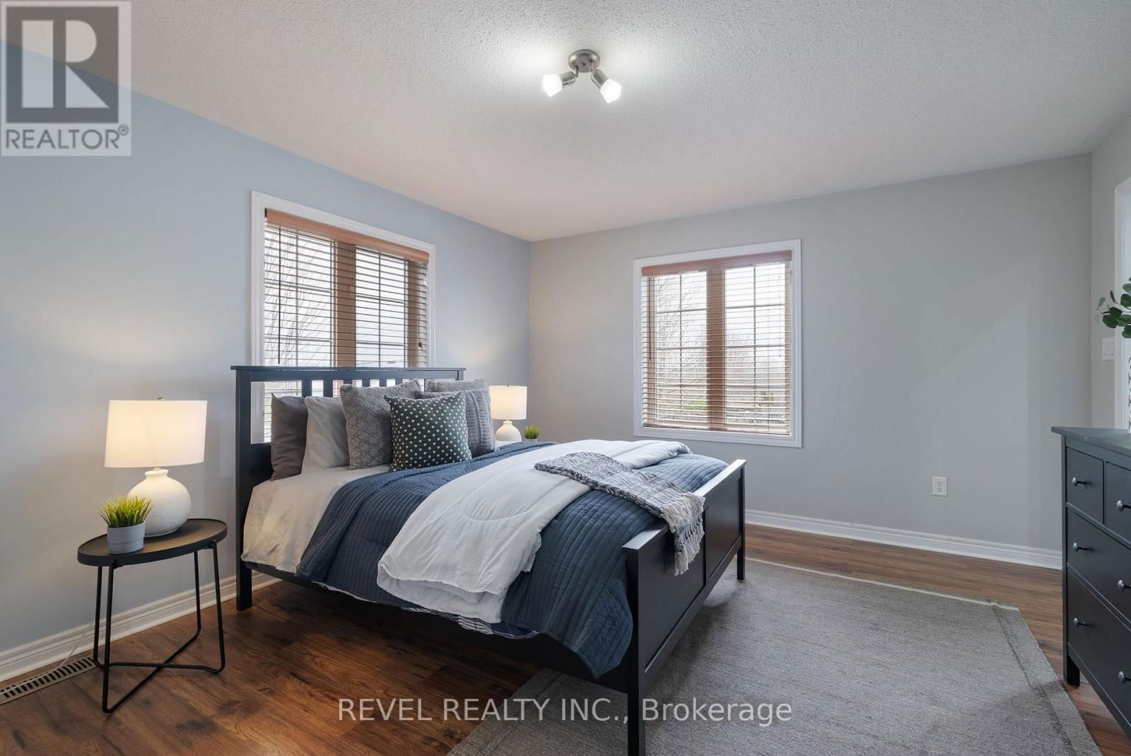 100 ASHBURY BOULEVARD Image 29