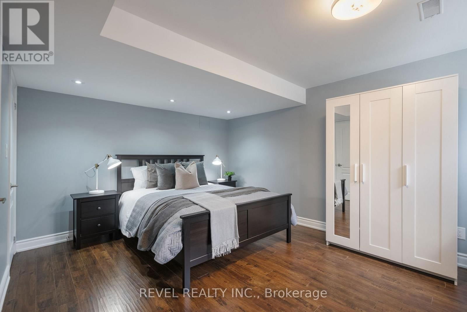 100 ASHBURY BOULEVARD Image 36