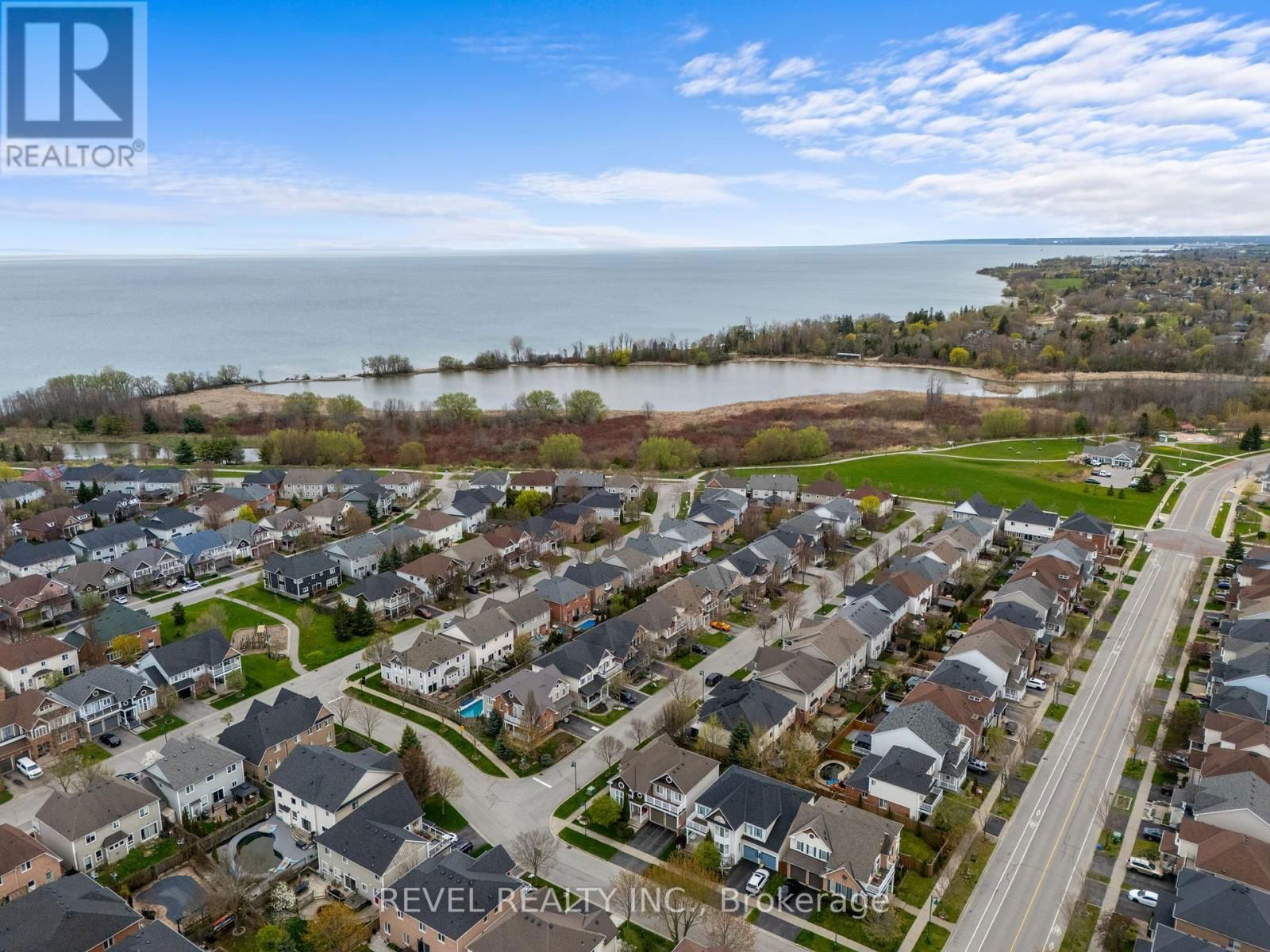 100 ASHBURY BOULEVARD Image 44