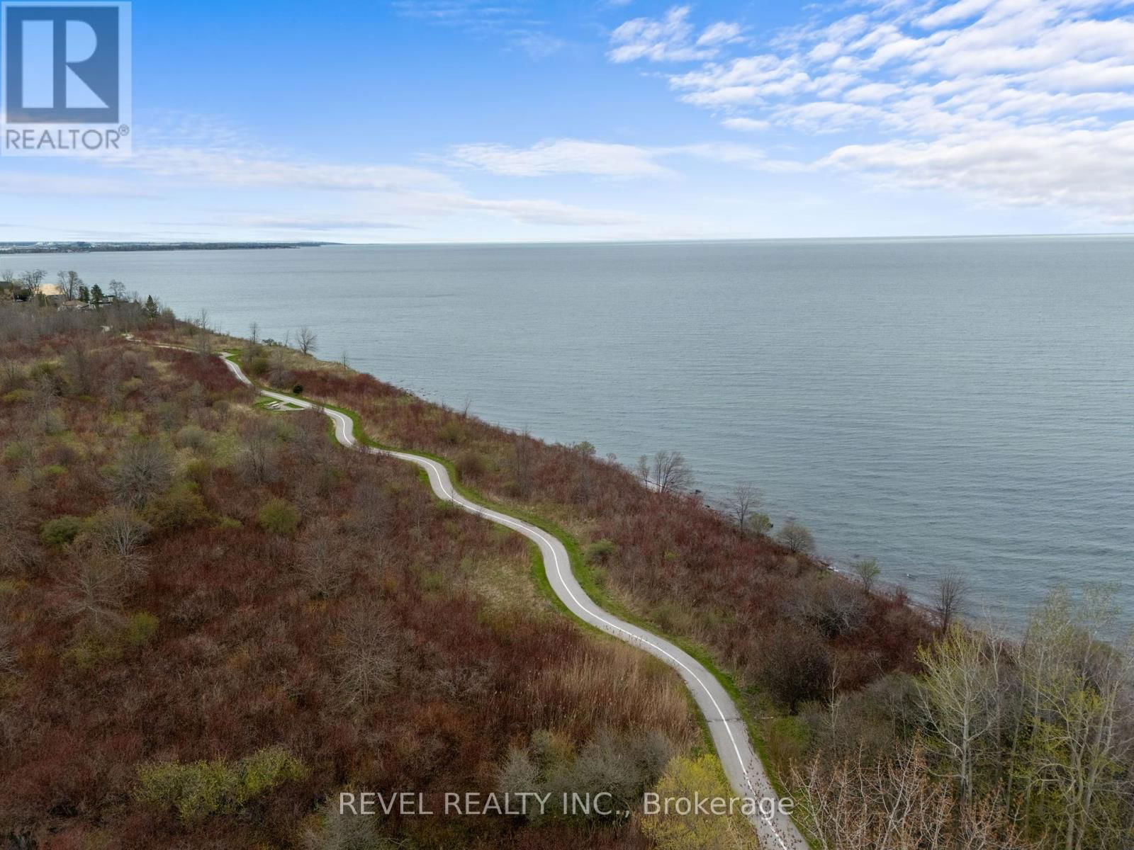 100 ASHBURY BOULEVARD Image 45