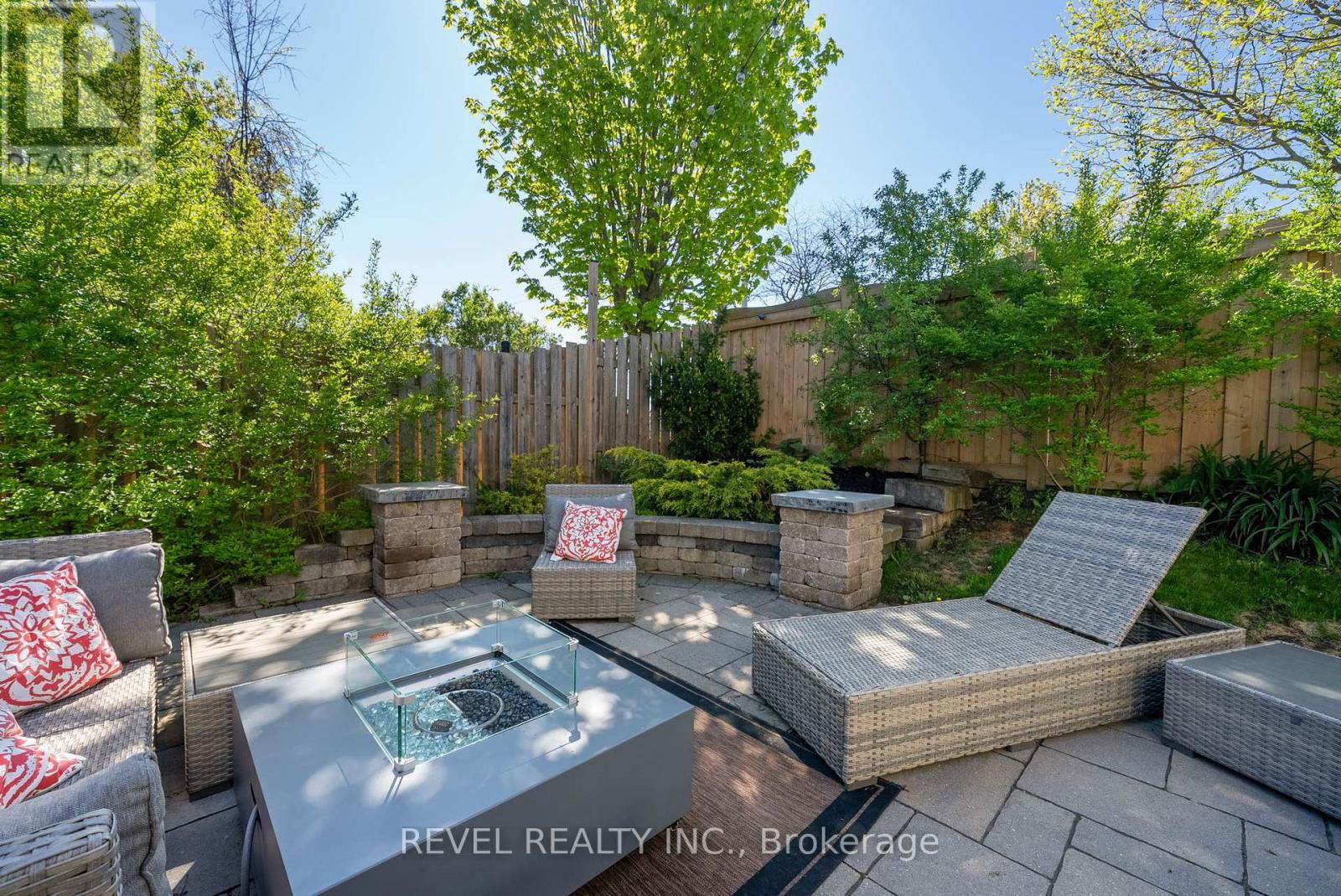100 ASHBURY BOULEVARD Image 49