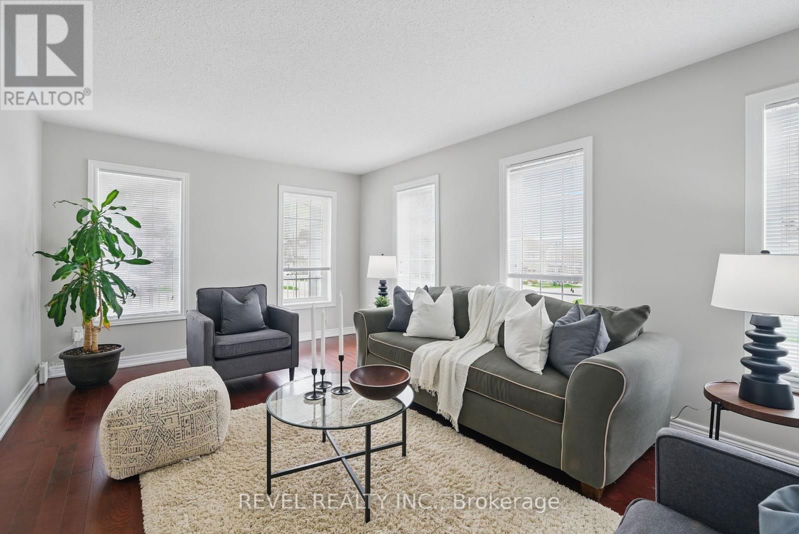 100 ASHBURY BOULEVARD Image 8