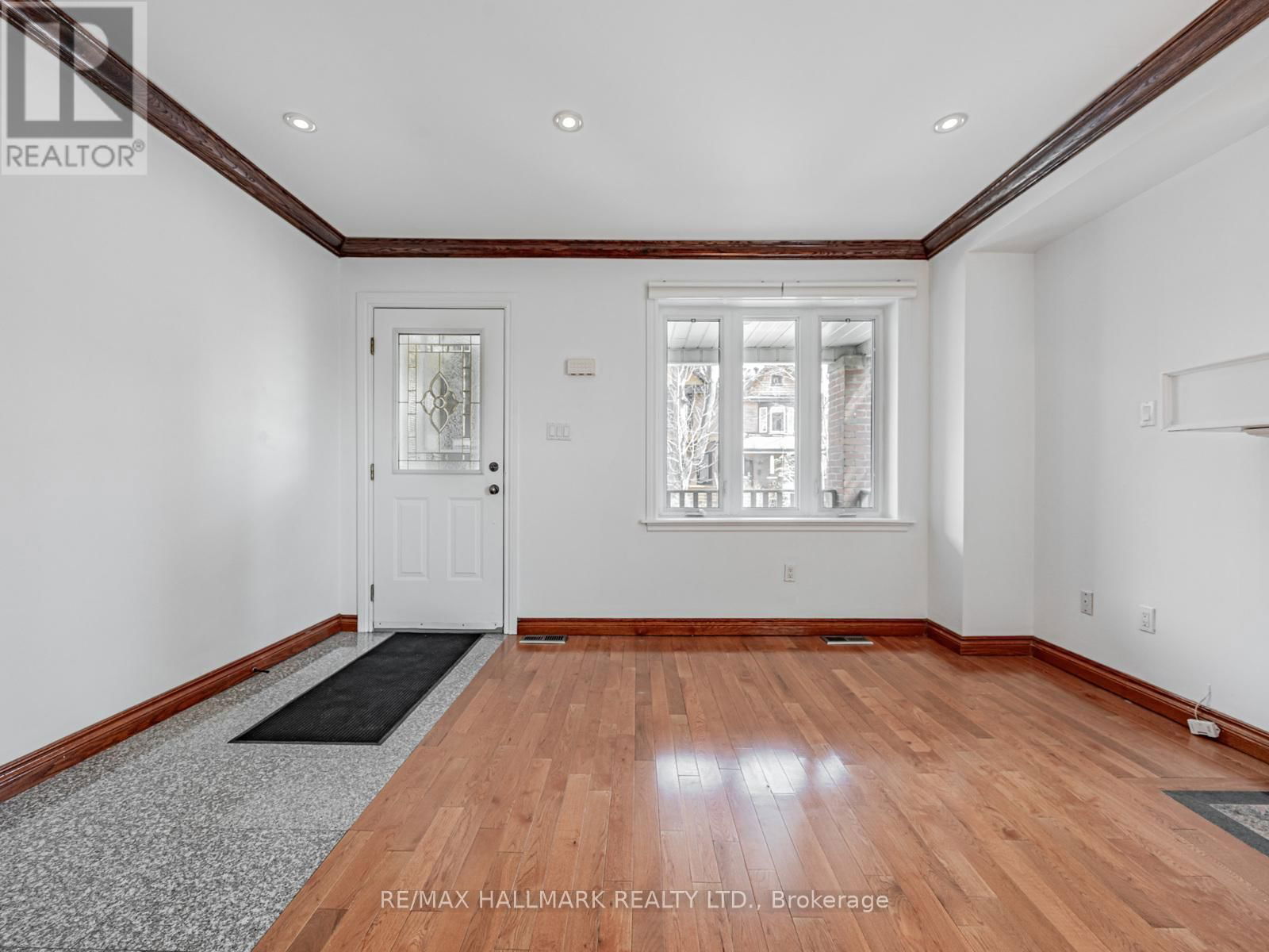 8 REDWOOD AVENUE Image 22