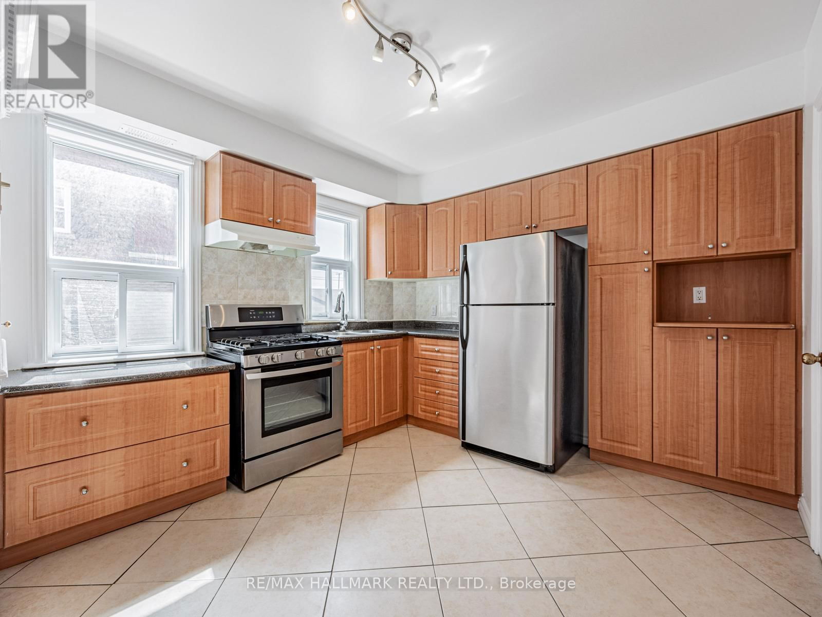 8 REDWOOD AVENUE Image 23