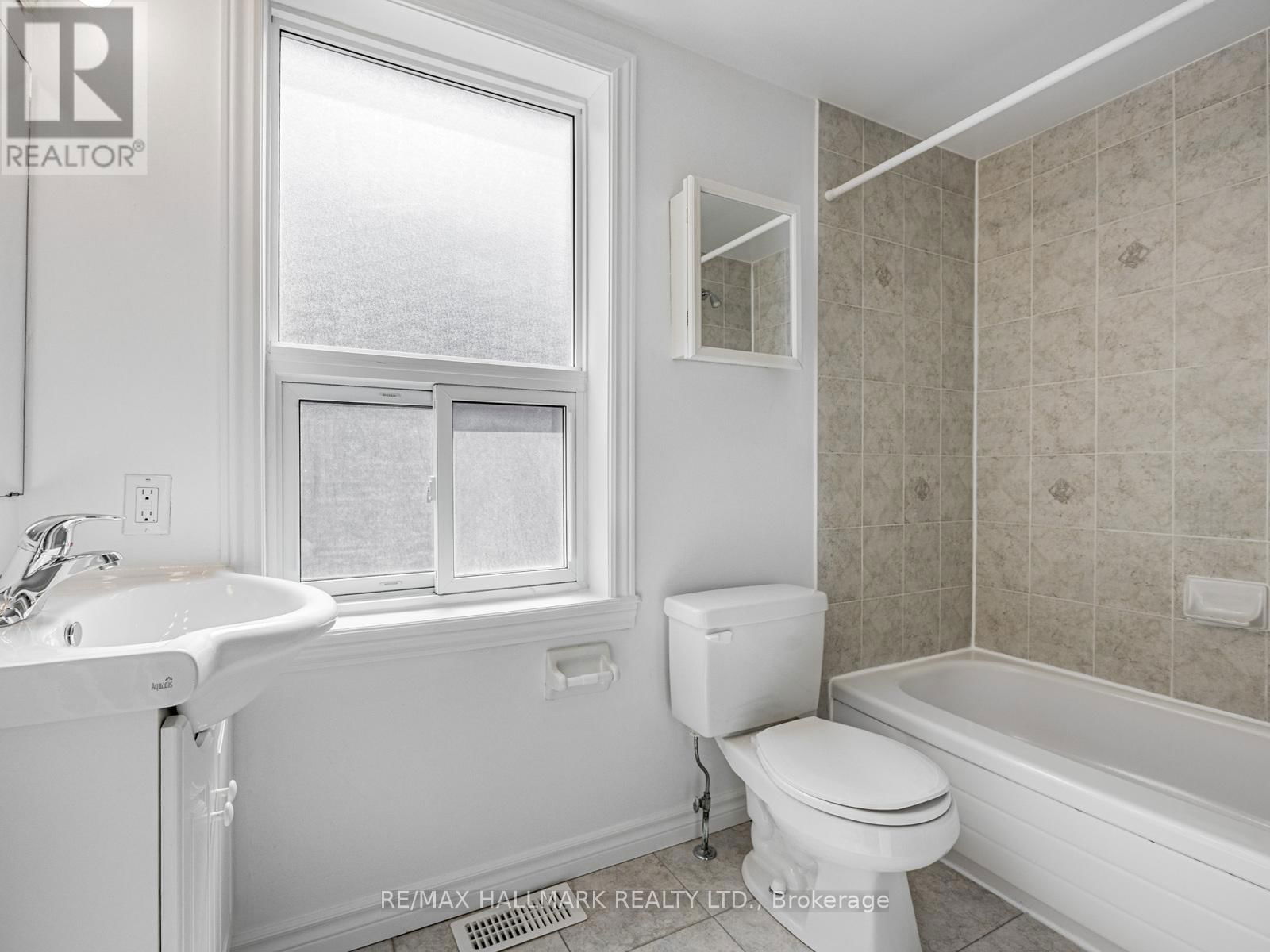 8 REDWOOD AVENUE Image 33
