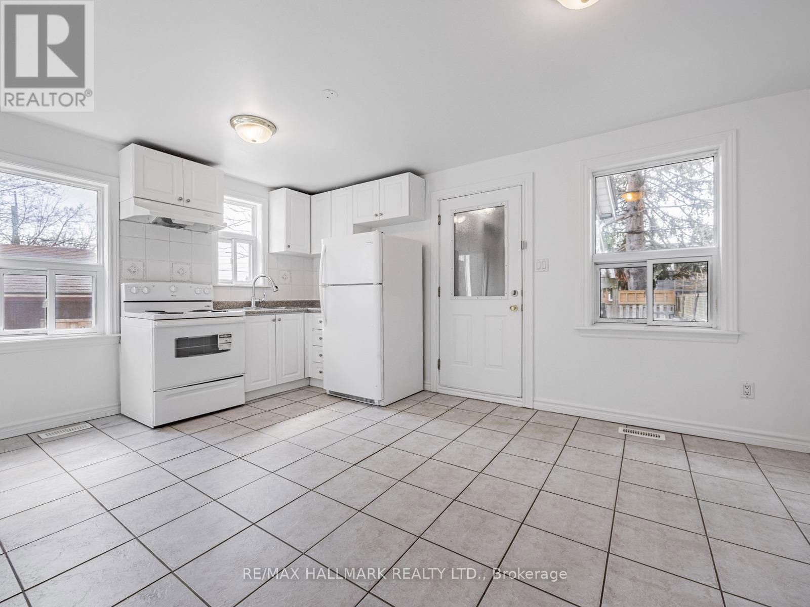 8 REDWOOD AVENUE Image 40