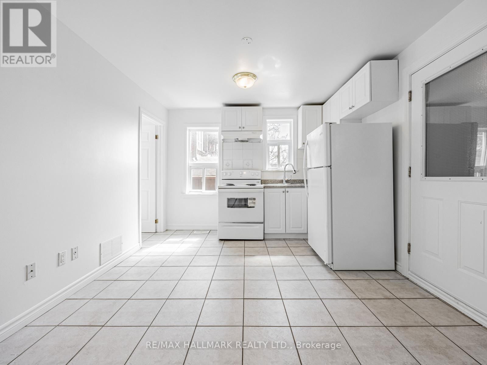 8 REDWOOD AVENUE Image 42