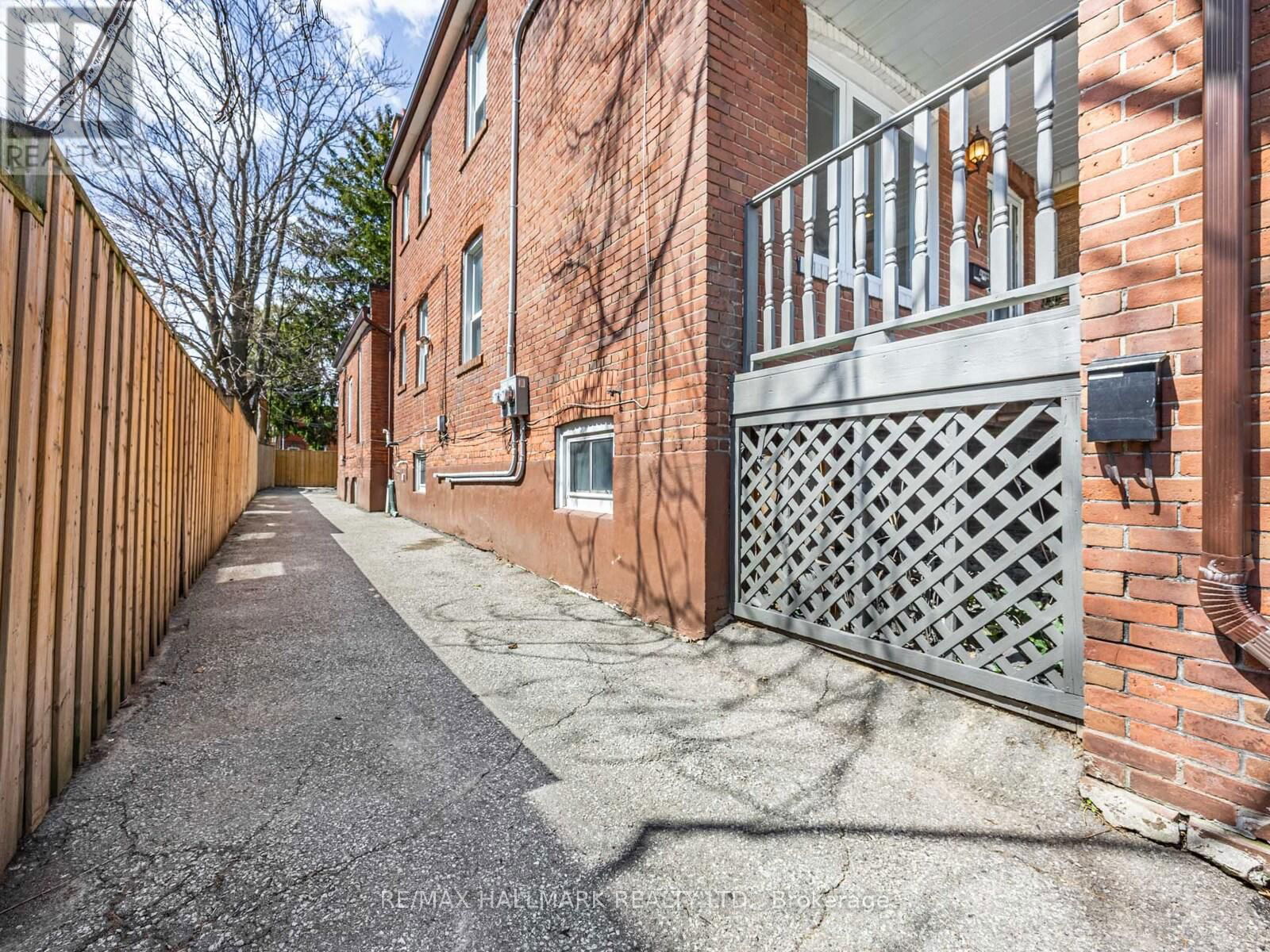 8 REDWOOD AVENUE Image 46