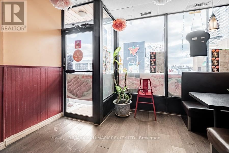 2658 DANFORTH AVENUE Image 3