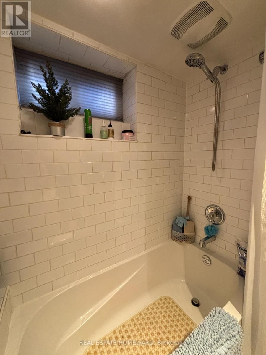78 HUBBARD BOULEVARD Image 7