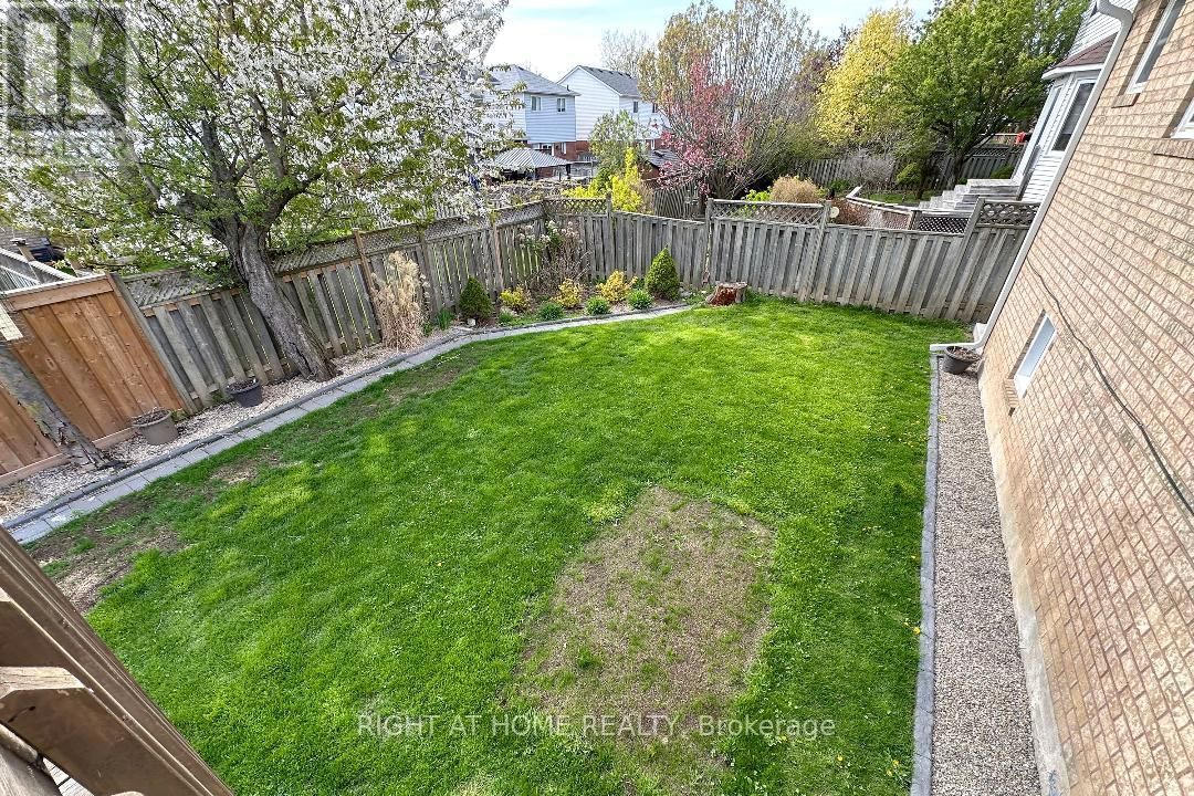 91 FOSTER CREEK DRIVE NORTH Image 35