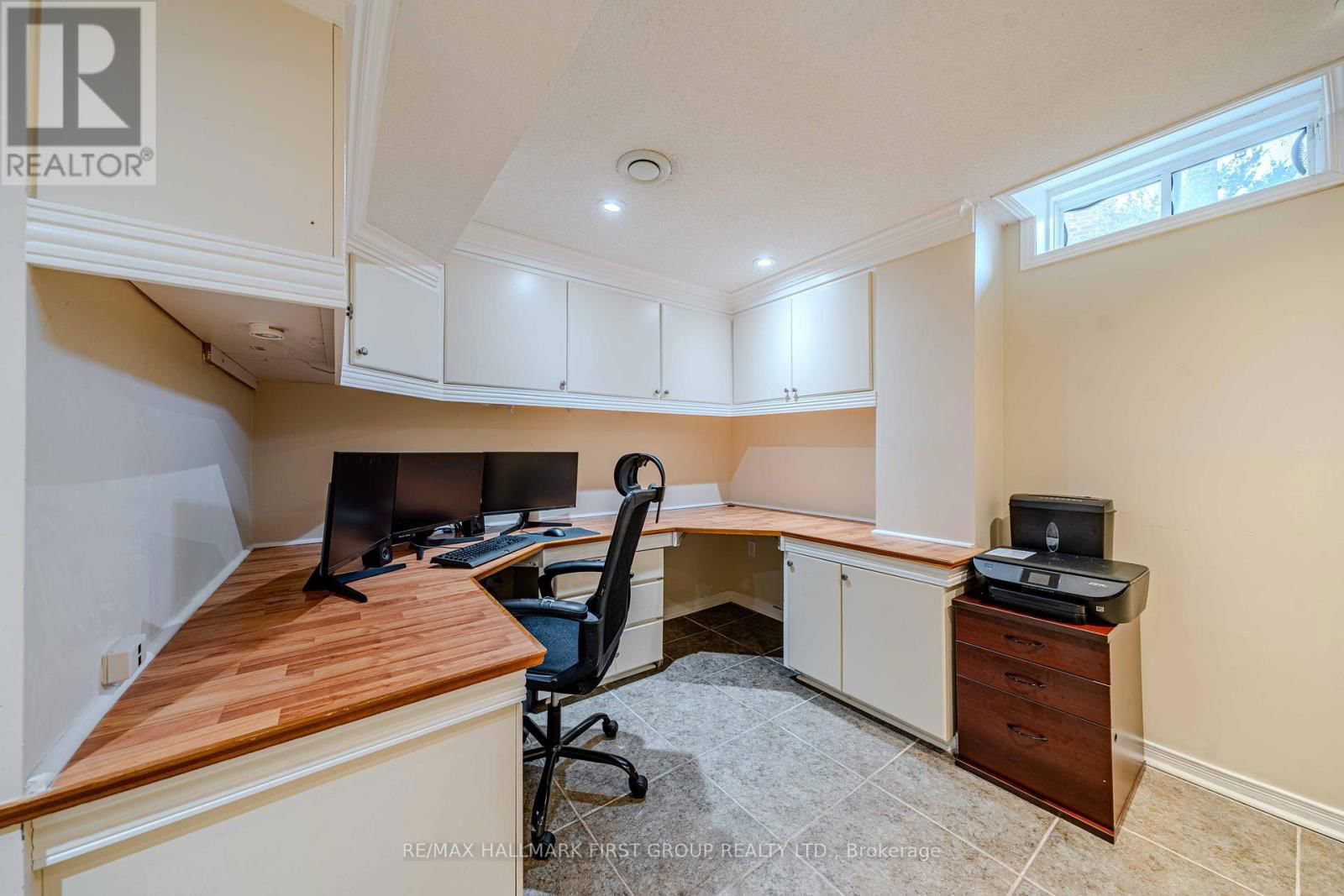 21 ARLSTON COURT Image 40