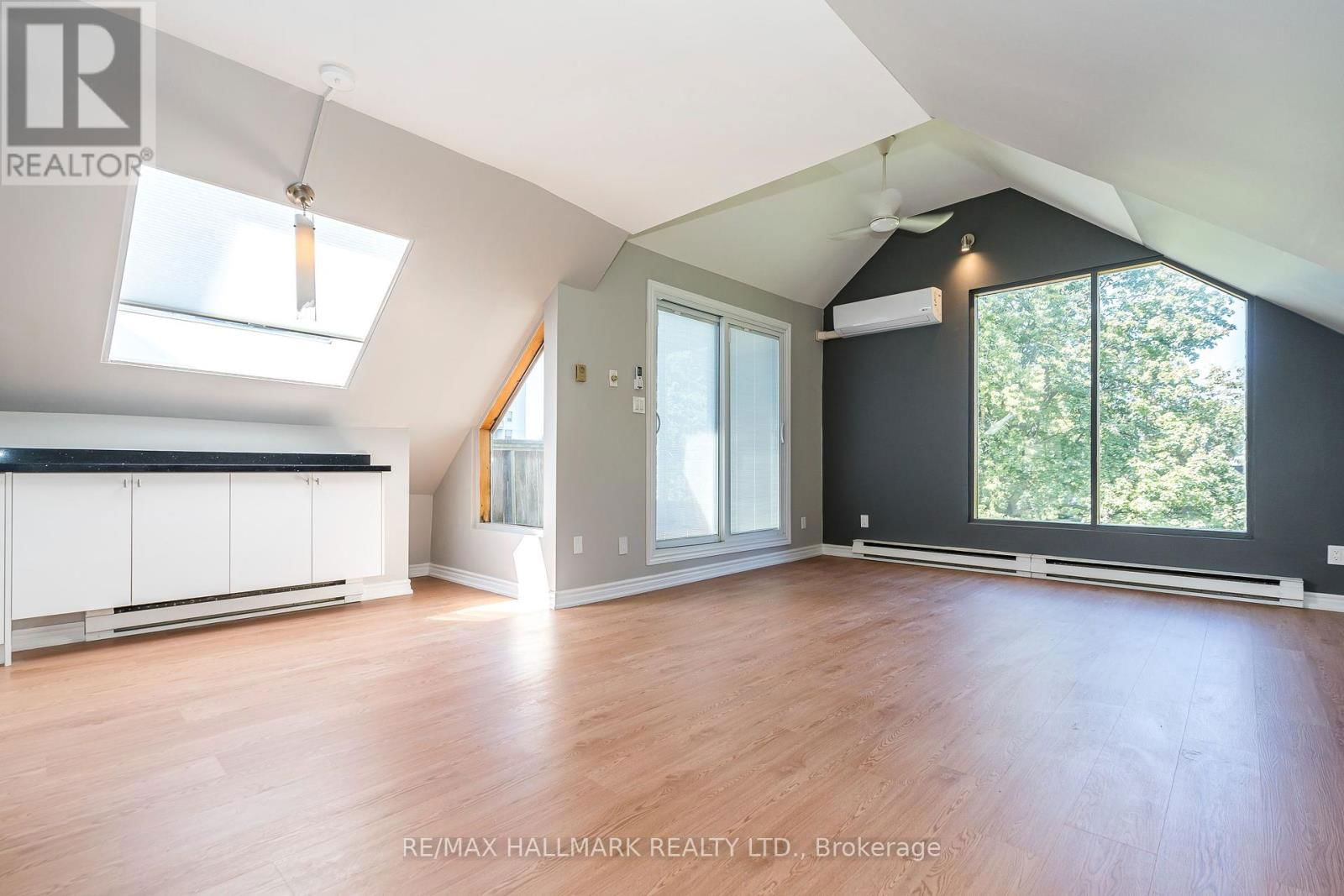 3 - 32 HOGARTH AVENUE Image 13
