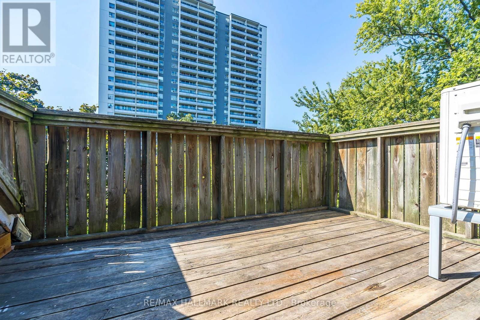 3 - 32 HOGARTH AVENUE Image 22