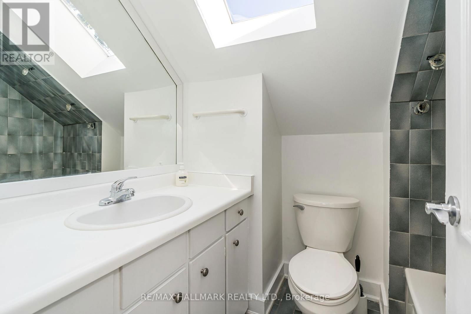 3 - 32 HOGARTH AVENUE Image 31