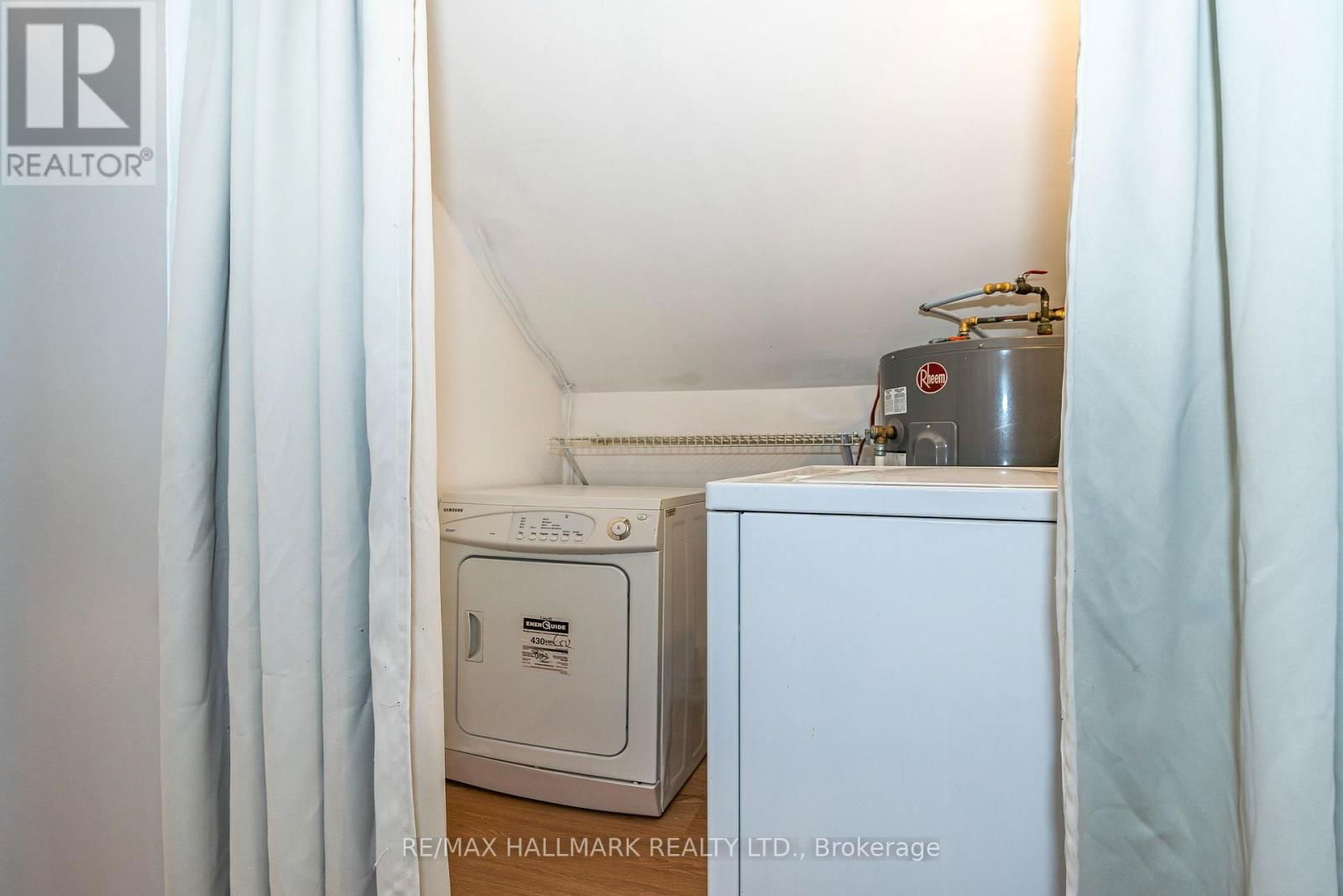 3 - 32 HOGARTH AVENUE Image 33