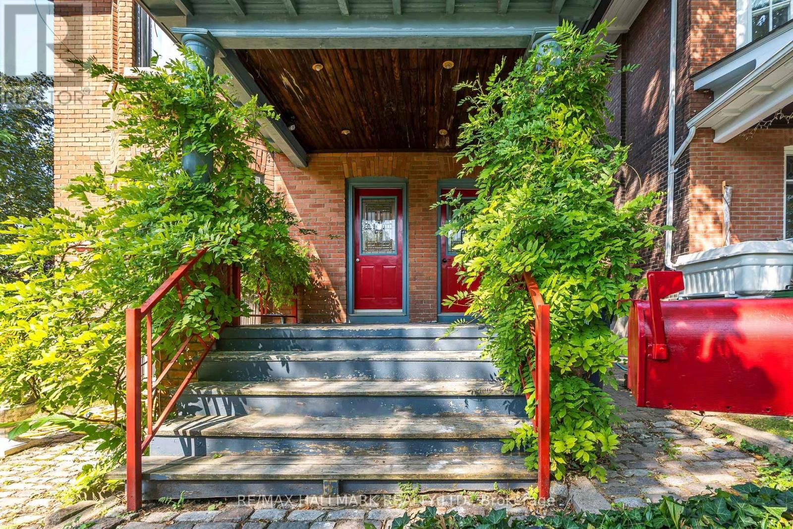 3 - 32 HOGARTH AVENUE Image 34