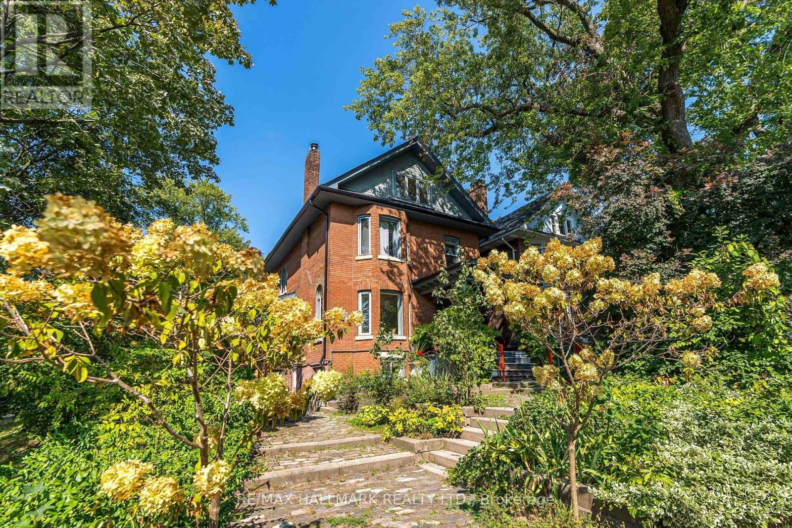 3 - 32 HOGARTH AVENUE Image 38