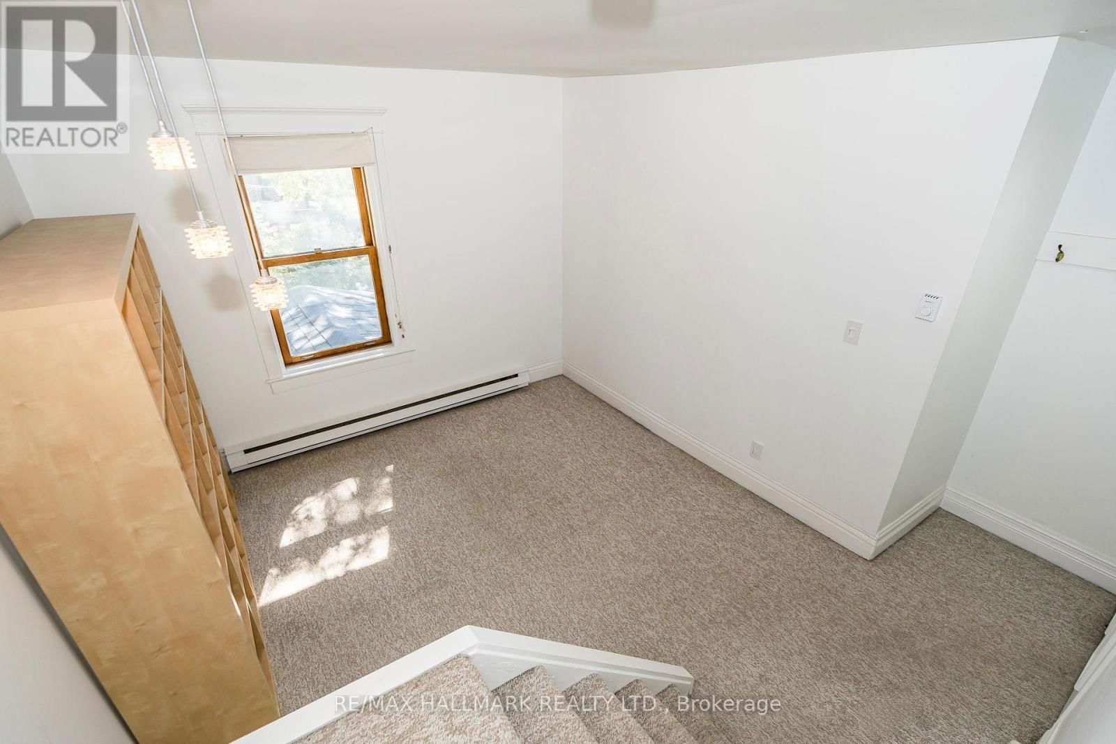 3 - 32 HOGARTH AVENUE Image 8